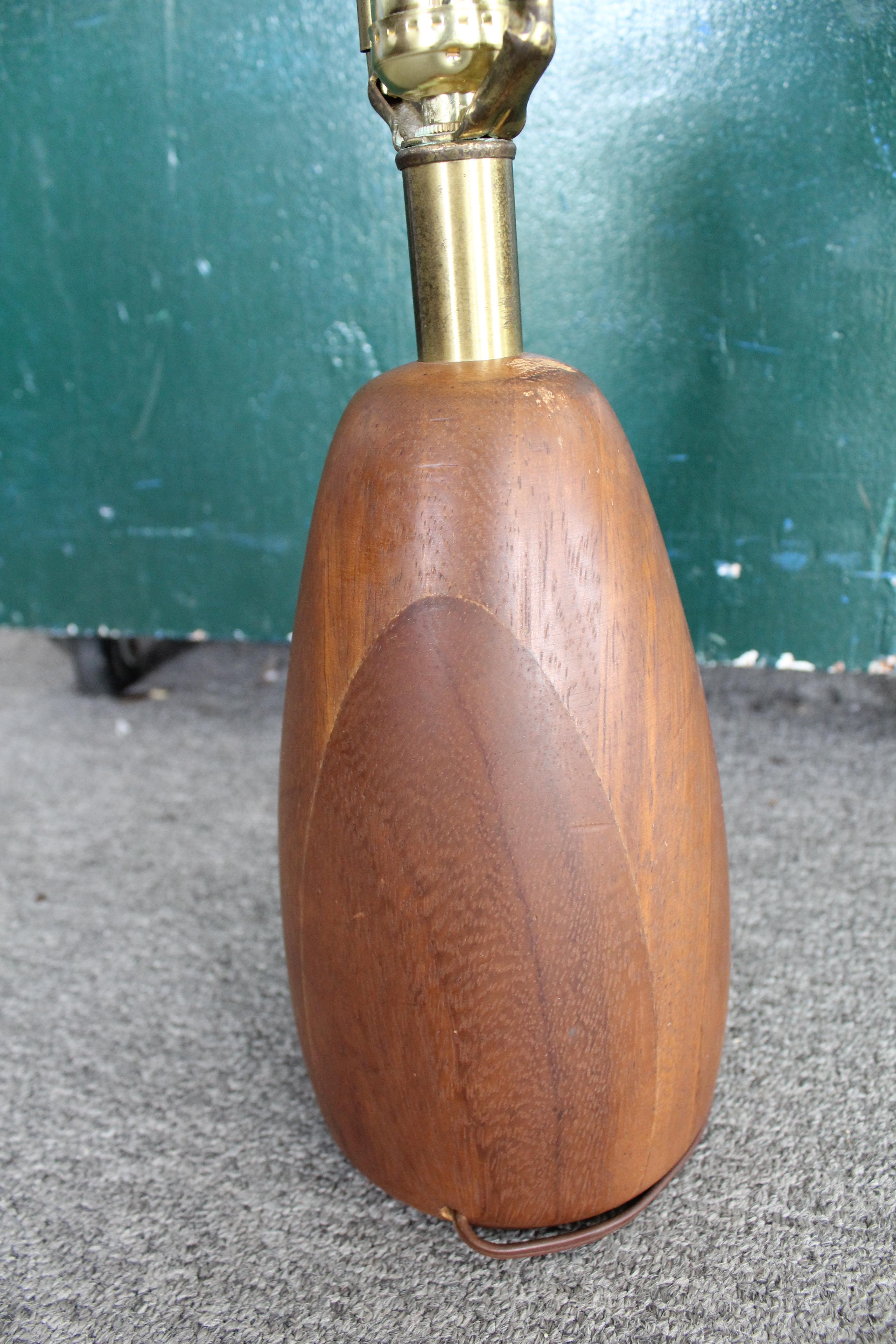 Midcentury Danish Modern Round Teak Table Lamp In Good Condition In Wilmington, DE