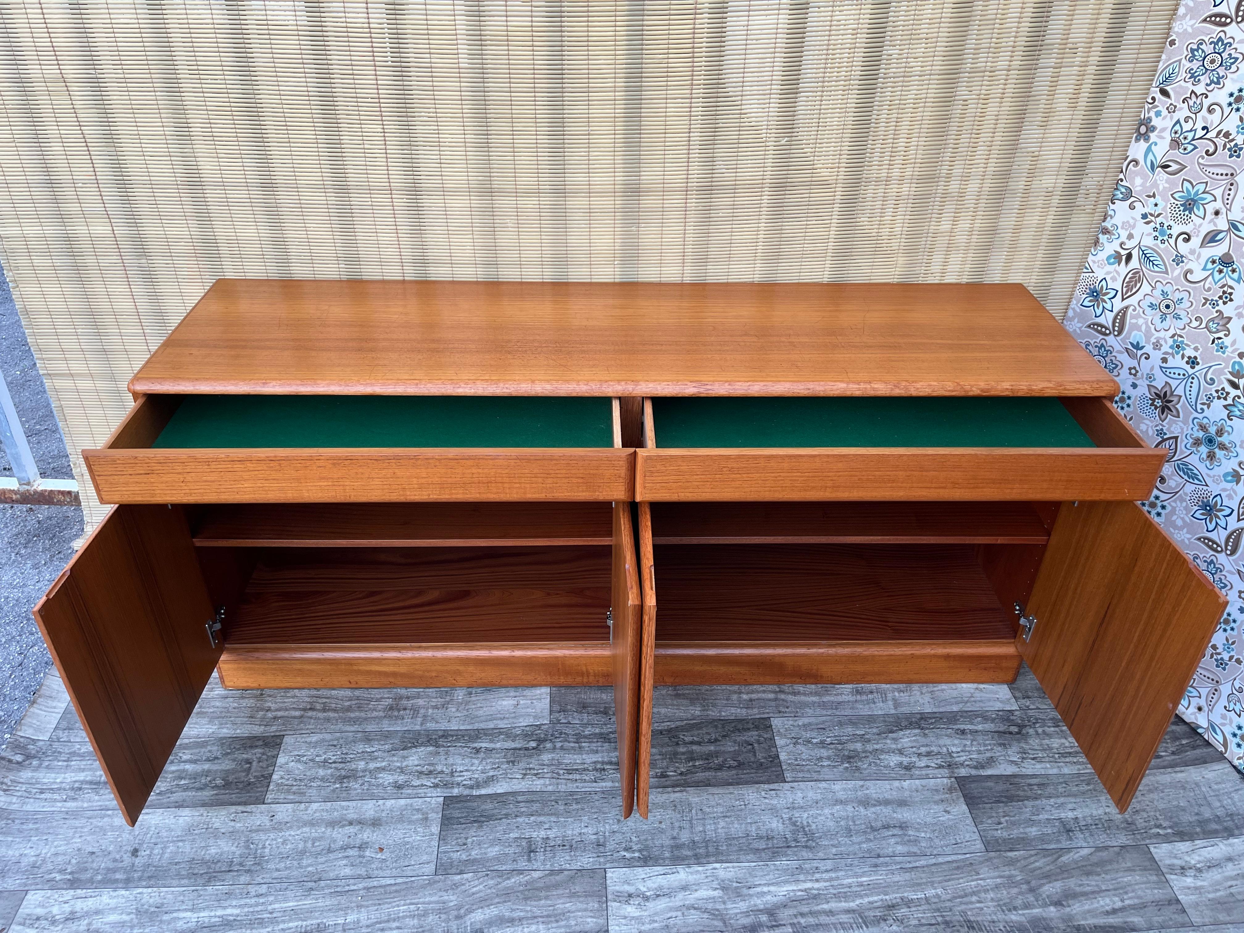 Credenza danese moderna di metà secolo di Sannemannn Moble. Circa anni '80 in vendita 2