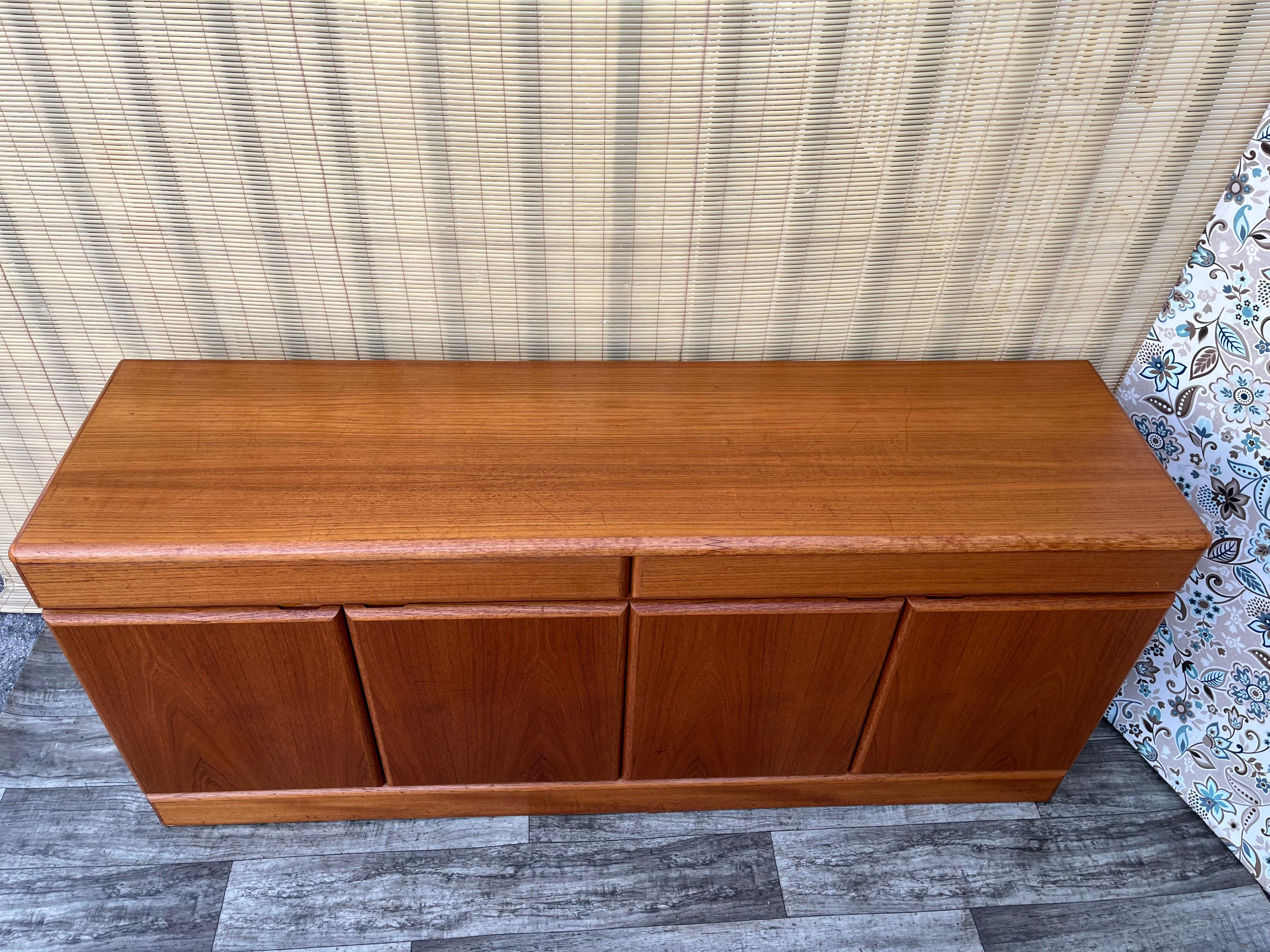 Credenza danese moderna di metà secolo di Sannemannn Moble. Circa anni '80 in vendita 7