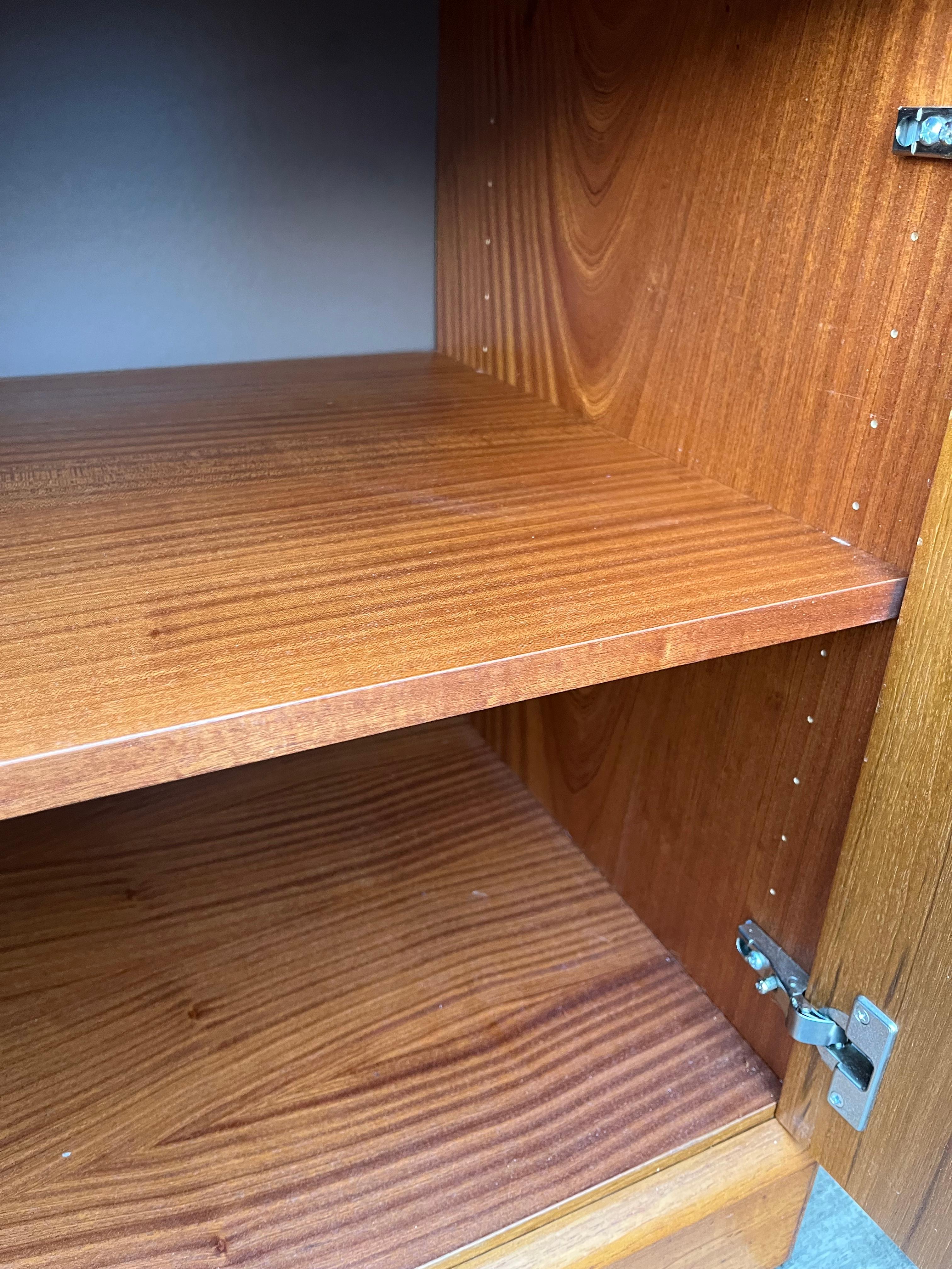 Credenza danese moderna di metà secolo di Sannemannn Moble. Circa anni '80 in vendita 9