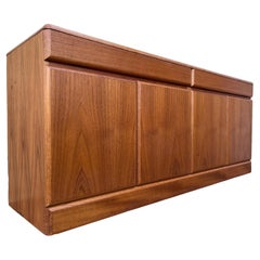 Aparador moderno danés de mediados de siglo Credenza de Sannemannn Moble. Alrededor de 1980