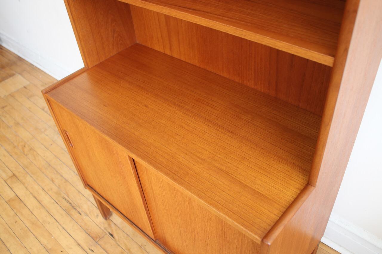 Midcentury Danish Modern Slim Teak Hutch In Excellent Condition In Brooklyn, NY