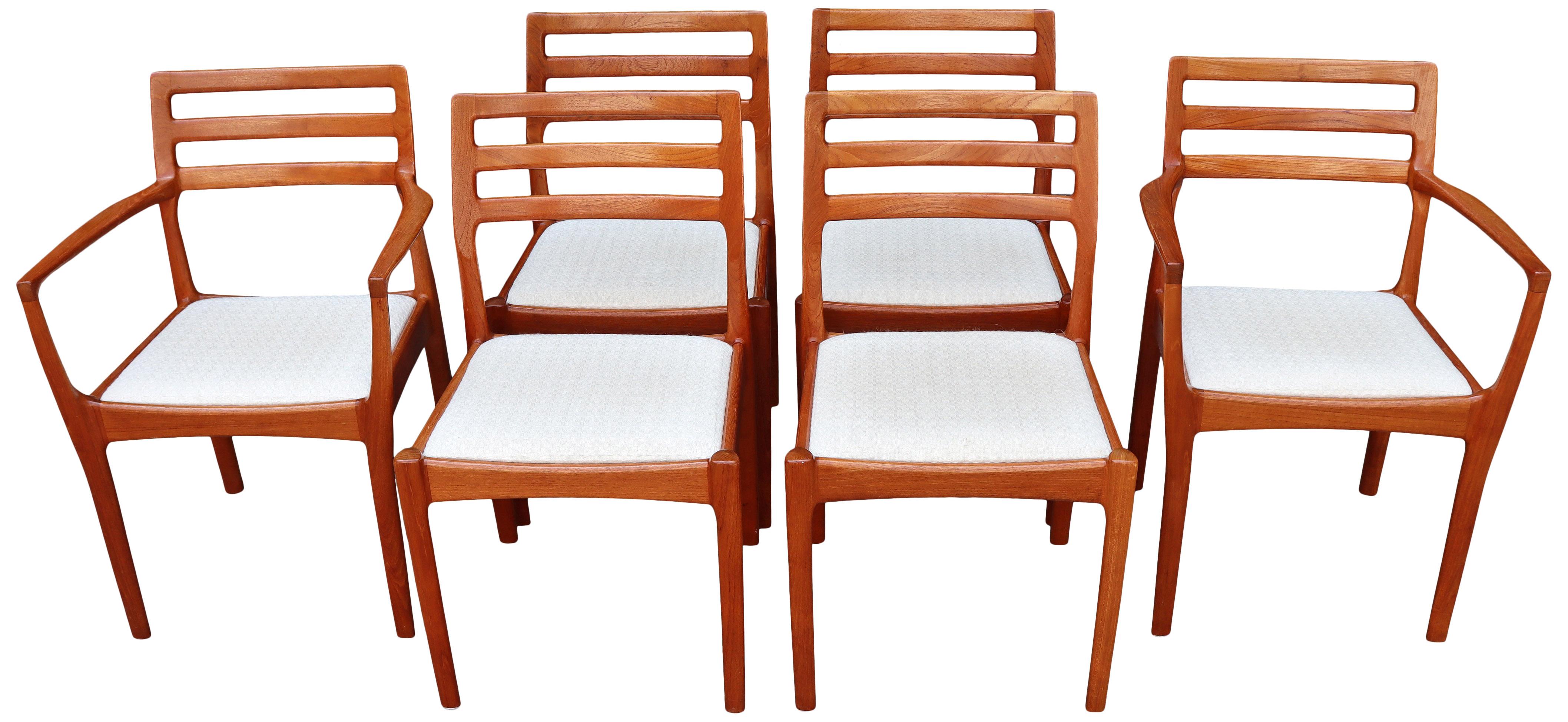 Midcentury Danish Modern Teak Dining Chairs In Good Condition In BROOKLYN, NY