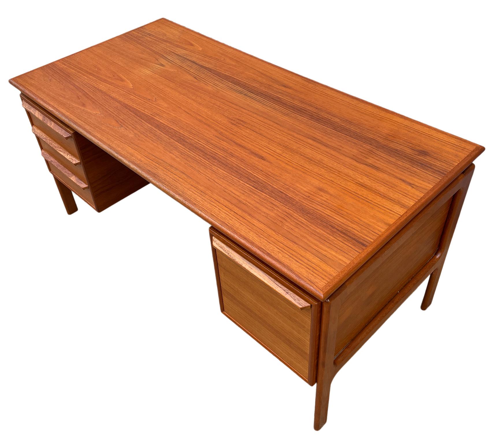 Woodwork Midcentury Danish Modern Teak Large Knee Hole Desk 4 Drawers File Holder Clean