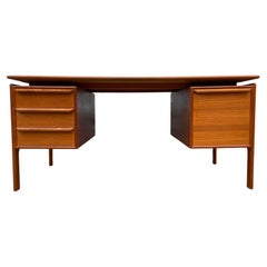 Vintage Midcentury Danish Modern Teak Large Knee Hole Desk 4 Drawers File Holder Clean