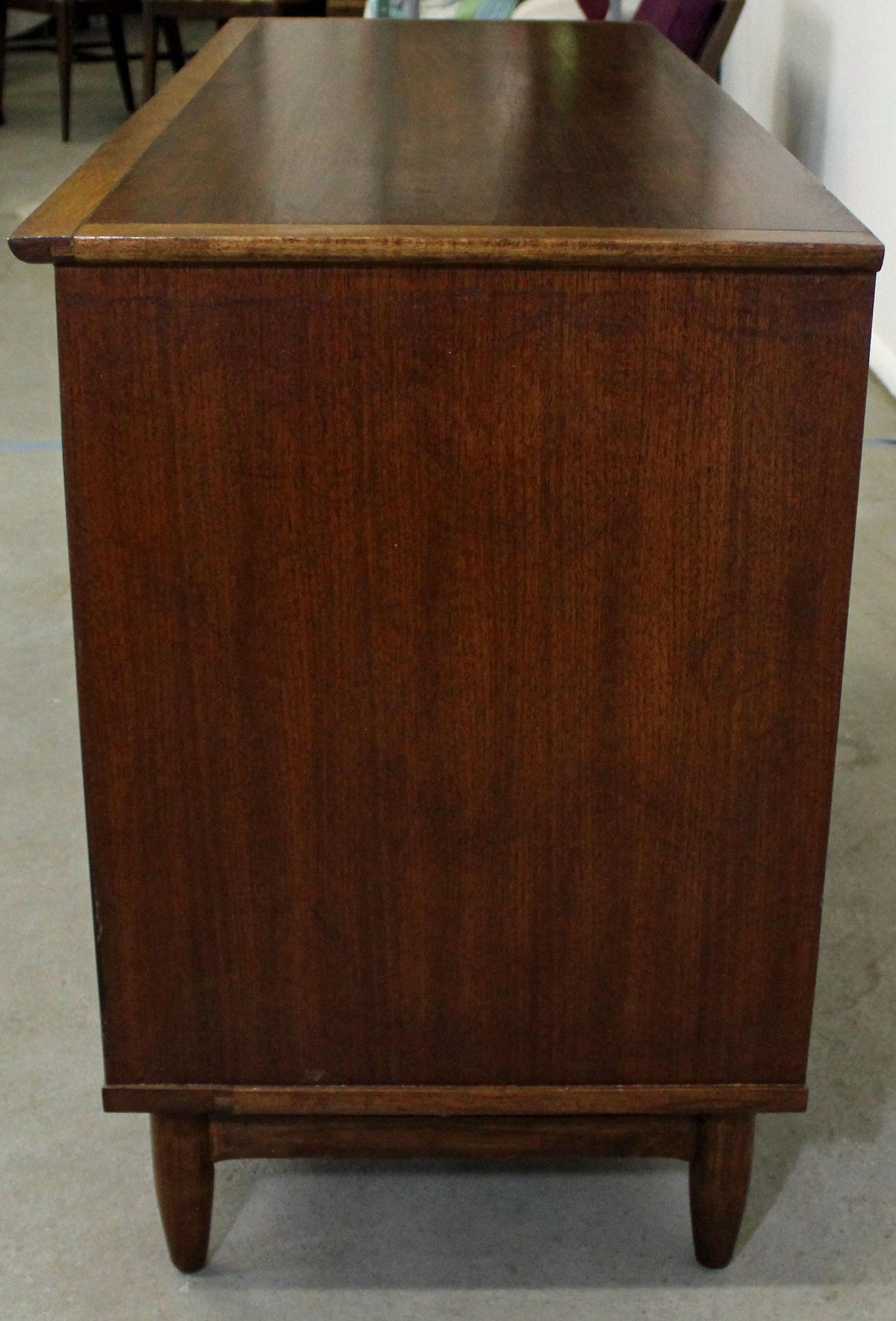 Midcentury Danish Modern Walnut 6-Drawer Credenza or Dresser In Good Condition In Wilmington, DE