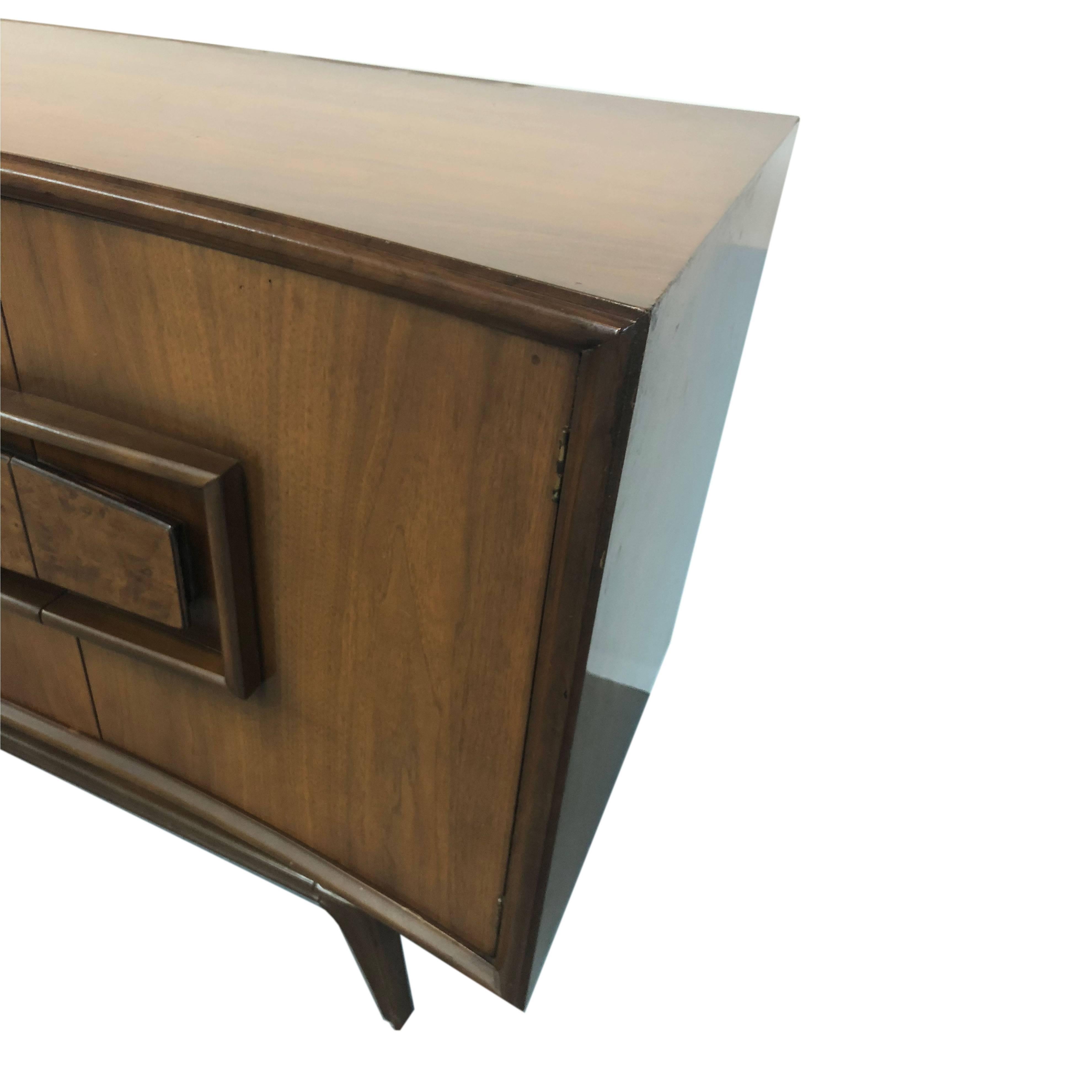 Midcentury Danish Modern Walnut Credenza/Dresser In Good Condition For Sale In New Hyde Park, NY