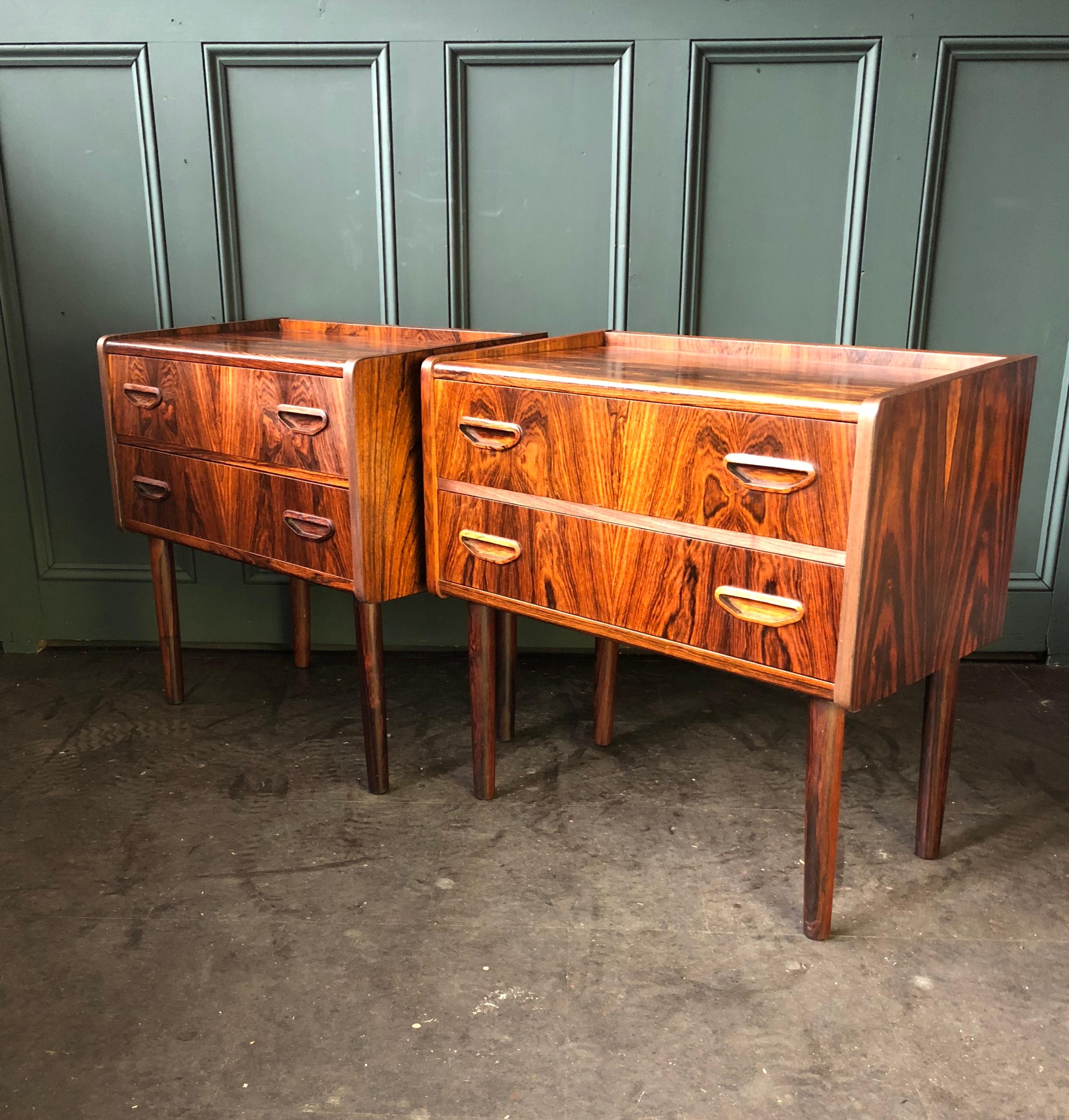 A matching pair of modernist bedside drawers. Classic midcentury Danish nightstands, circa 1960.
Good practical size. Surface has been re-oiled.
 