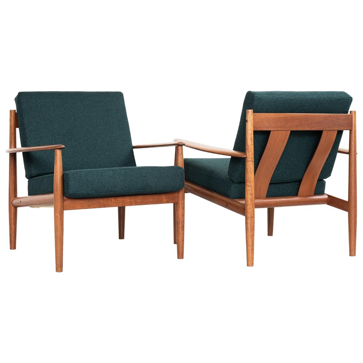 Midcentury Danish Pair of Easy Chairs in Teak by Grete Jalk for France & Søn For Sale