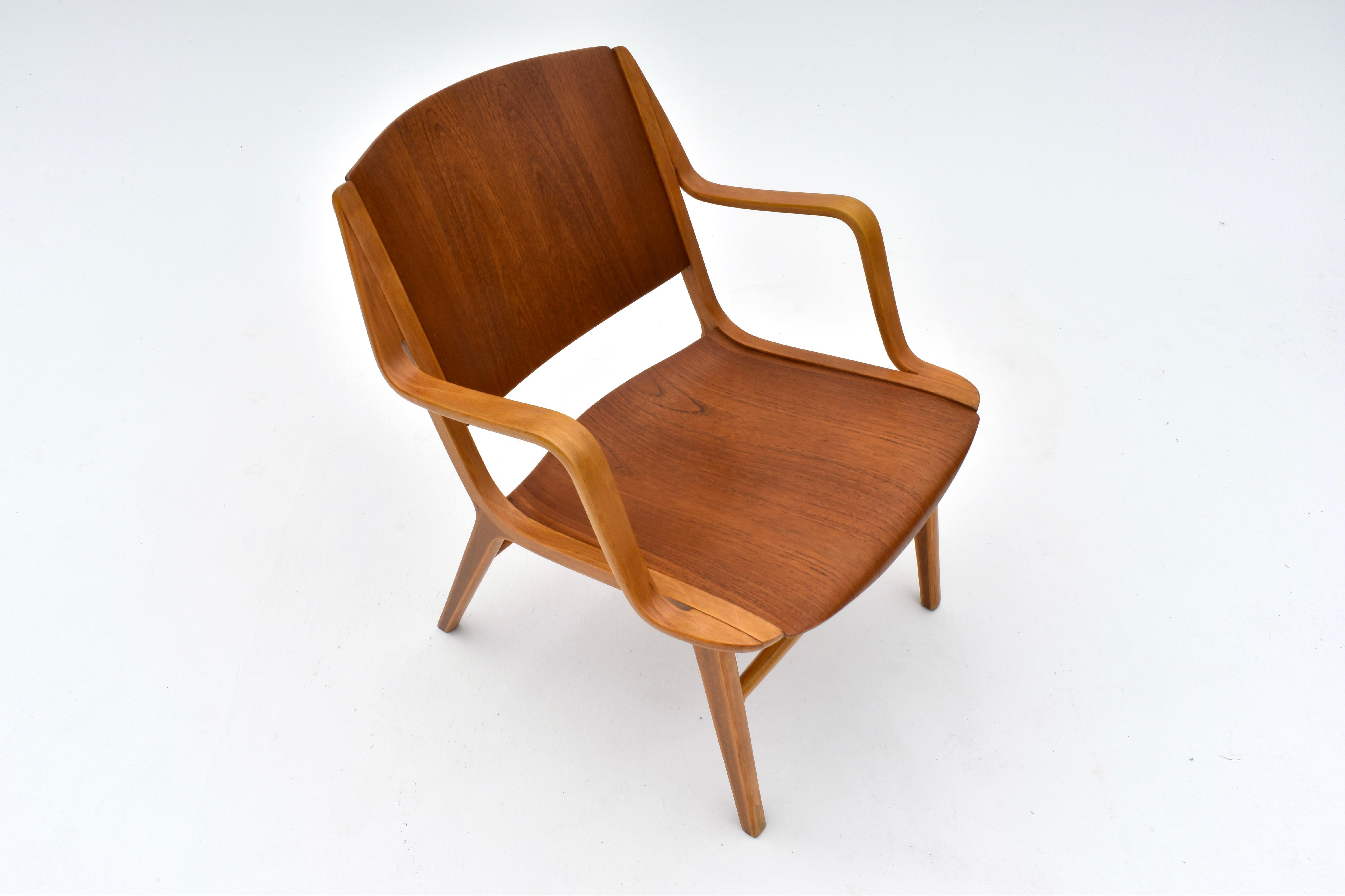 Midcentury Danish Peter Hvidt AX Chair For Fritz Hansen In Good Condition For Sale In Shepperton, Surrey