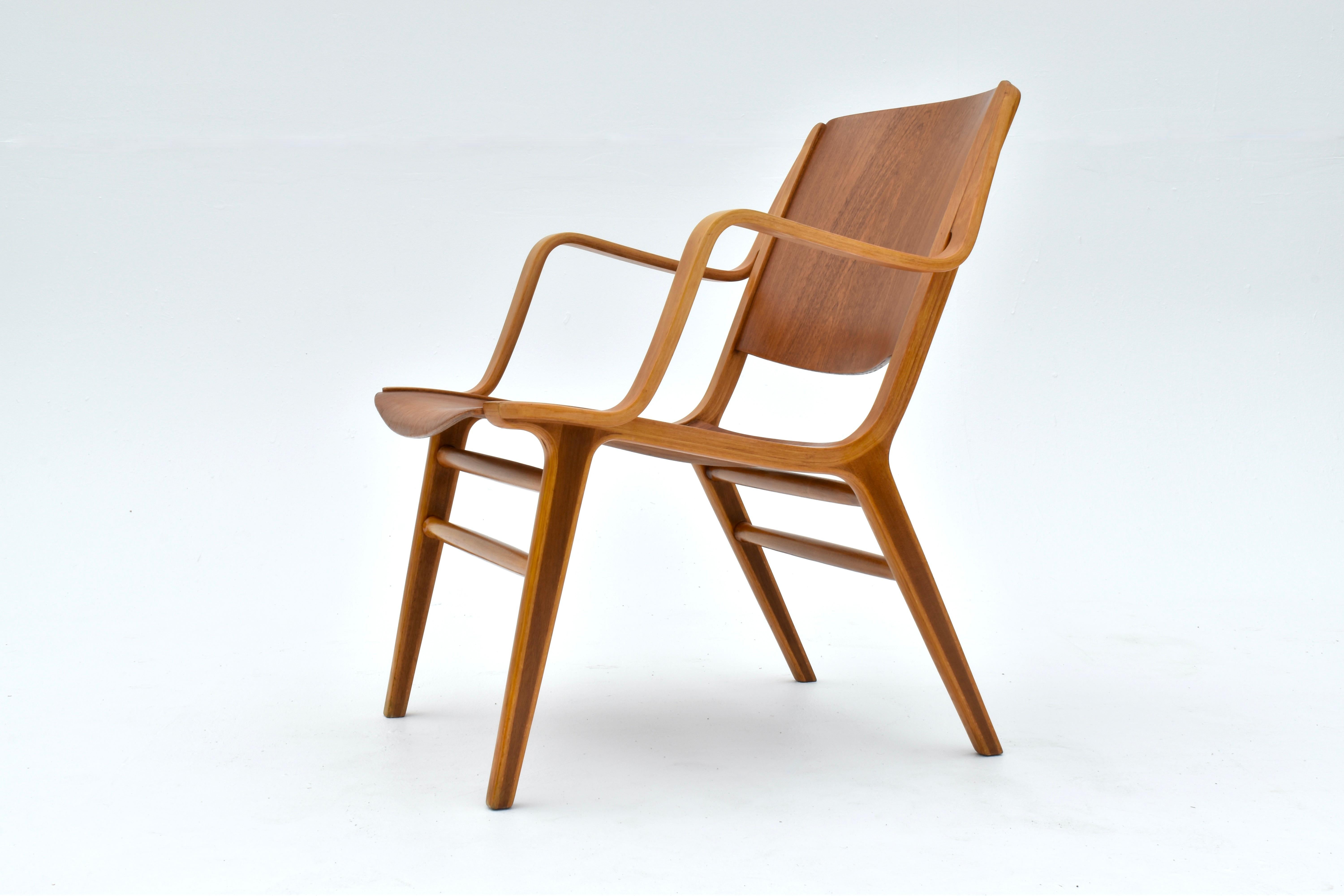 Midcentury Danish Peter Hvidt AX Chair For Fritz Hansen For Sale 1