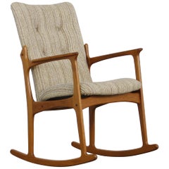 Fauteuil à bascule danois du milieu du siècle dernier en teck par Vamdrup