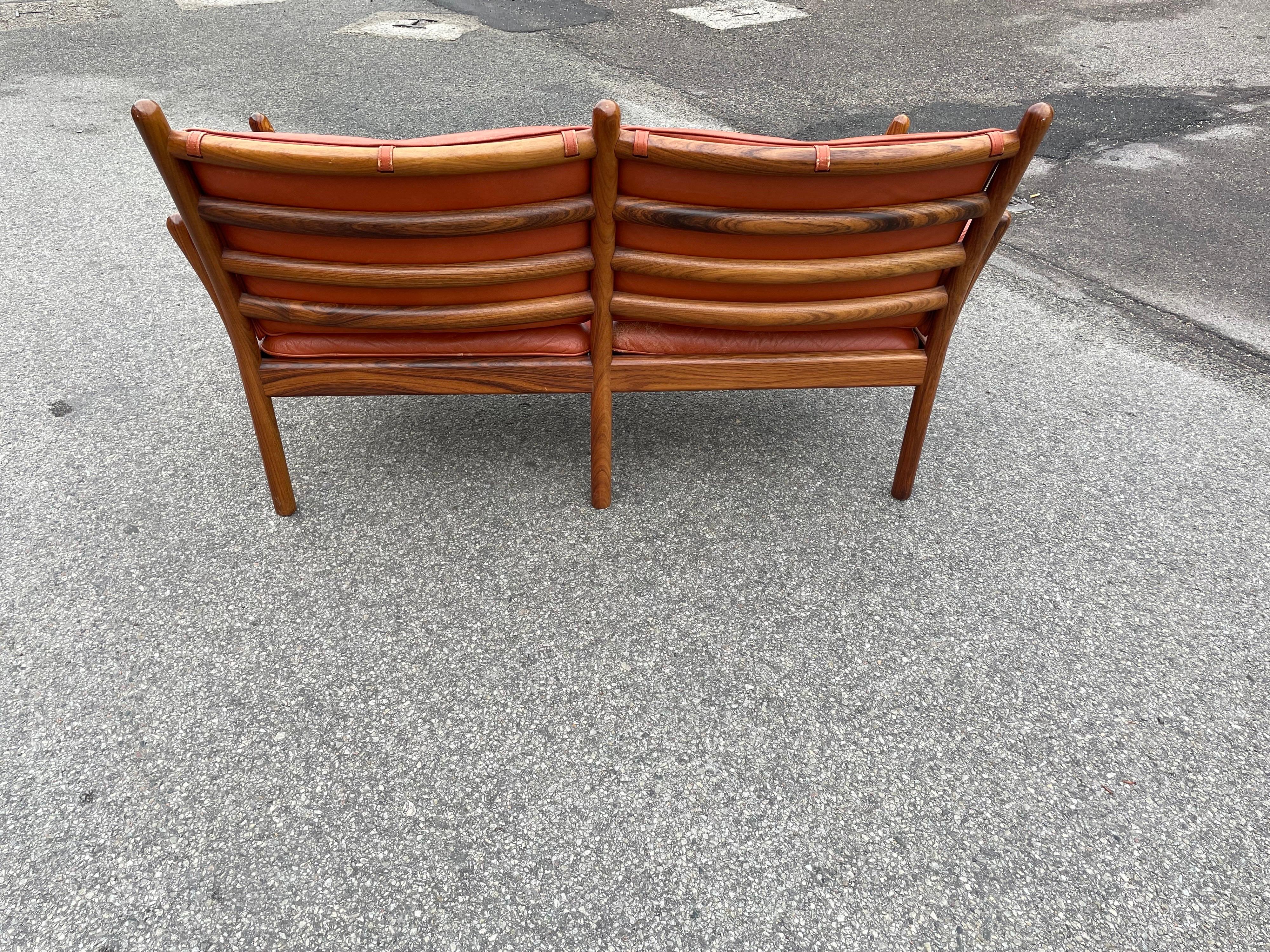 Midcentury Danish Rosewood and Leather Sofa by Illum Wikkelsø for CFC Silkeborg For Sale 2