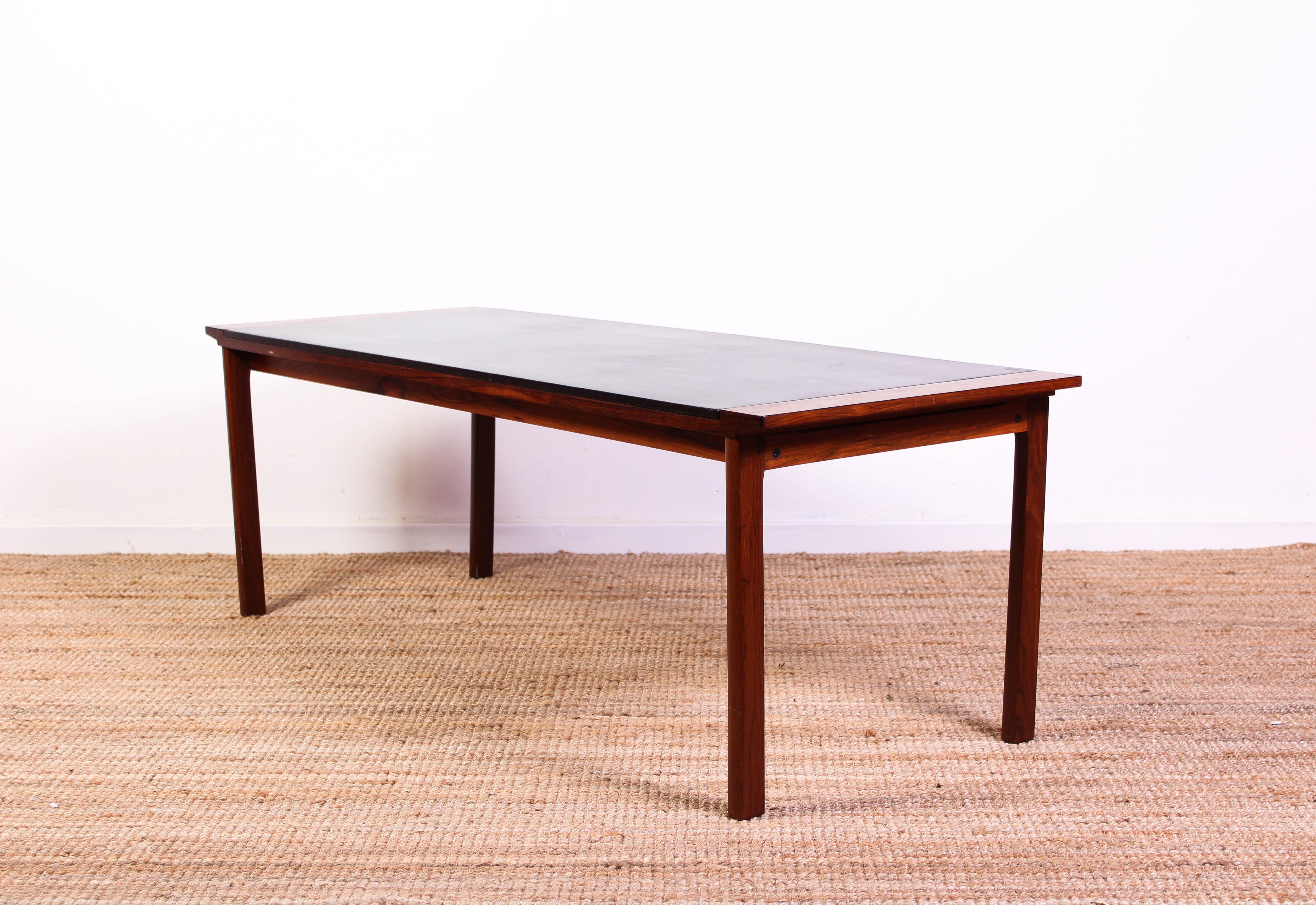 Midcentury Danish Rosewood Coffee Table with Leather Top In Good Condition For Sale In Malmo, SE