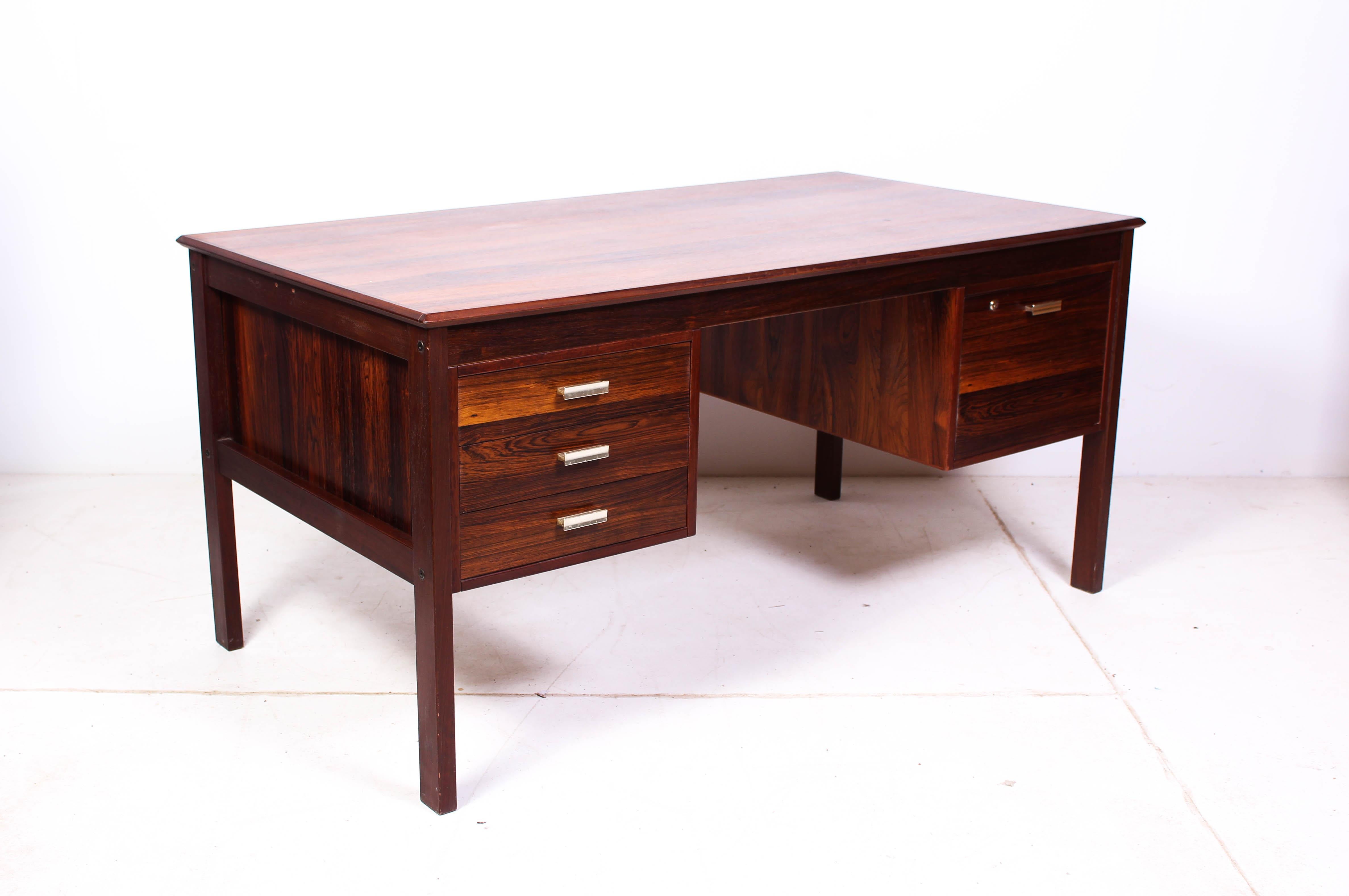 Midcentury Danish Rosewood Desk, 1950s (Skandinavische Moderne)