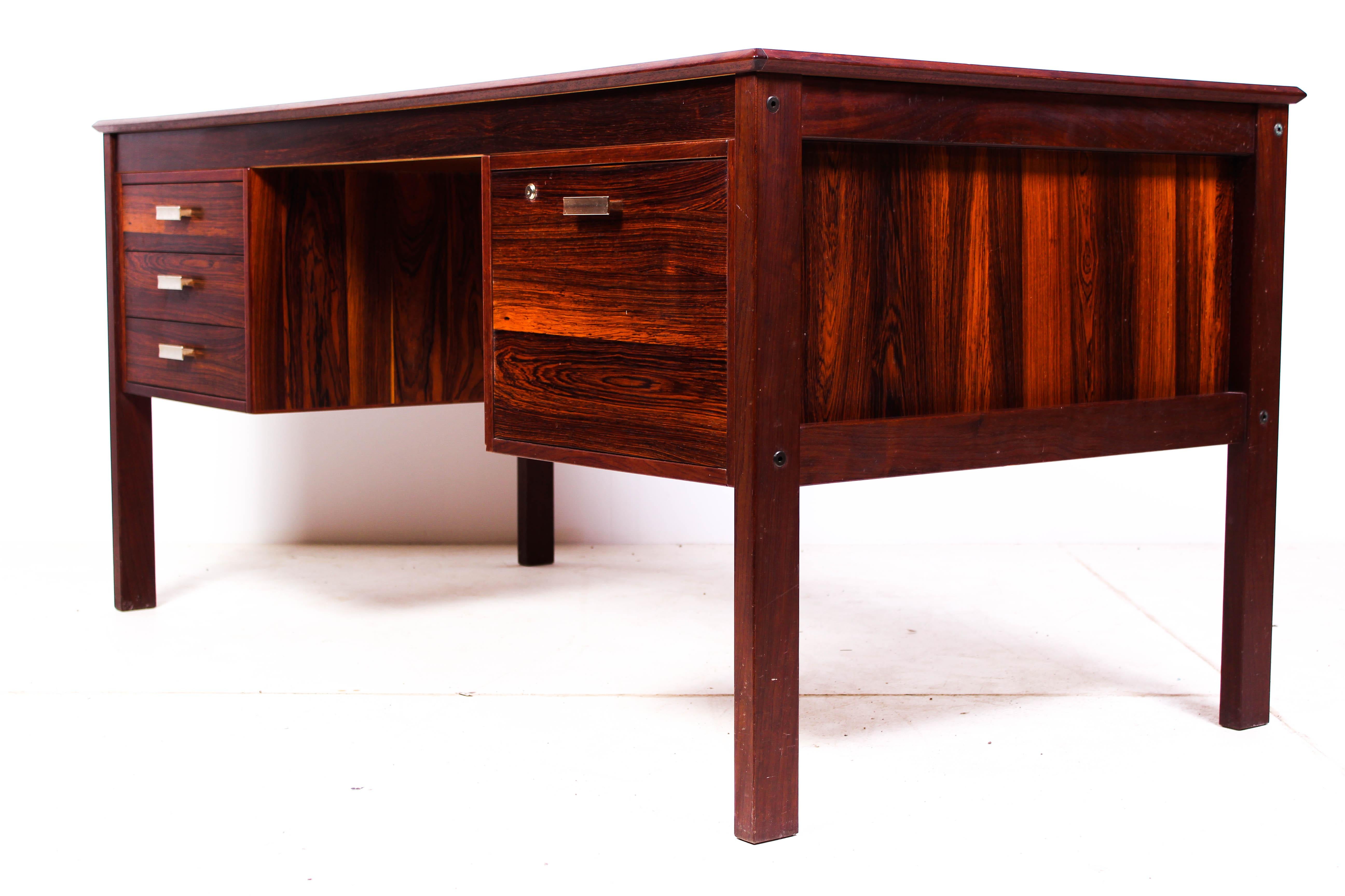 Midcentury Danish Rosewood Desk, 1950s (Rosenholz)