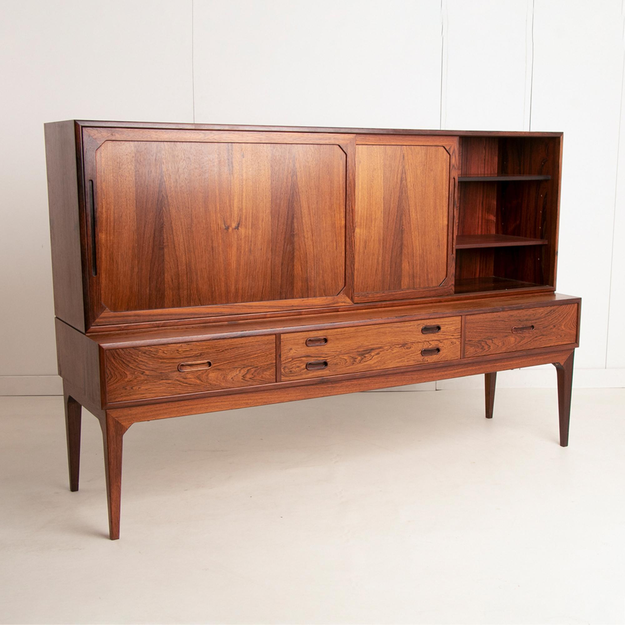 Midcentury Danish Rosewood Highboard by Severin Hansen for Haslev Møb In Good Condition For Sale In London, Greenwich