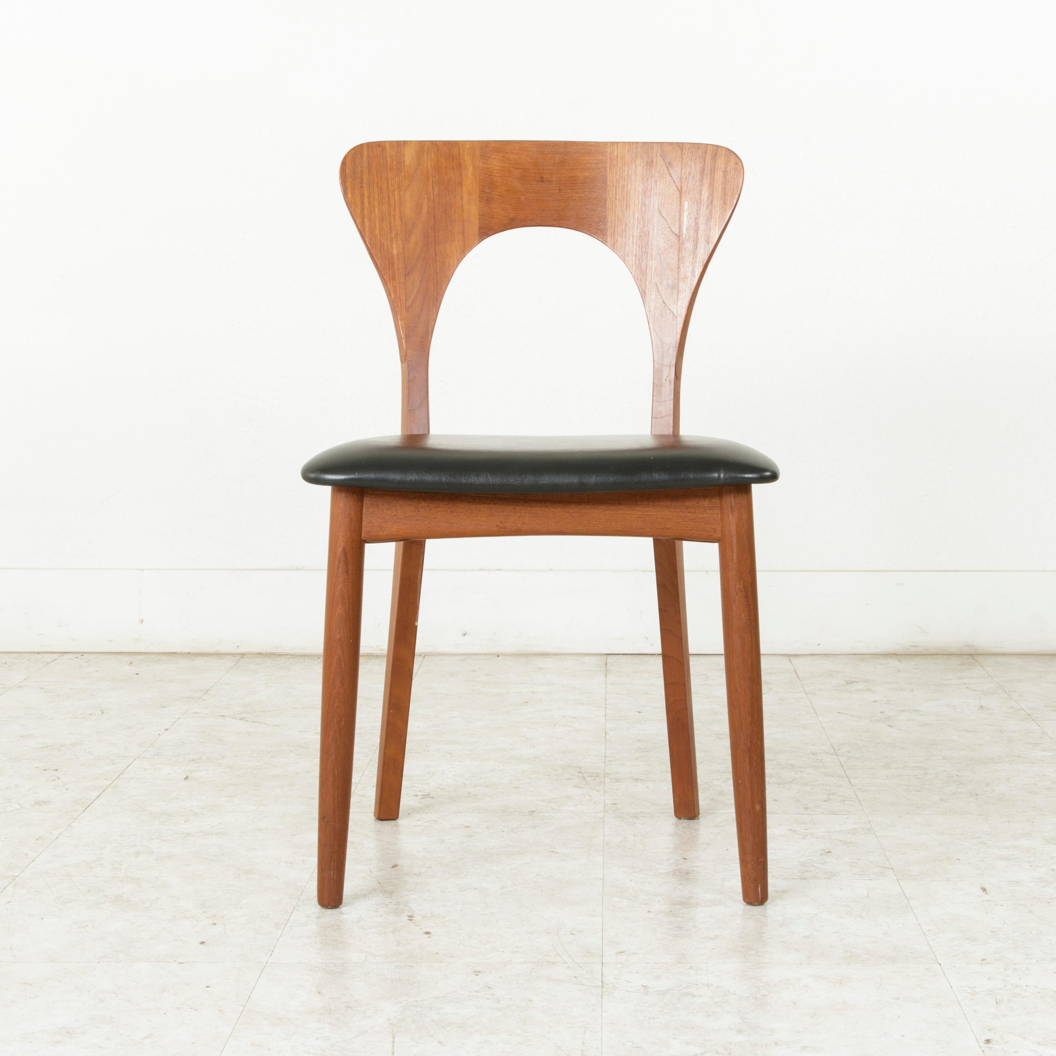Midcentury Danish Round Teak Table and Four Chairs by Niels Koefoed, Hornslet 8