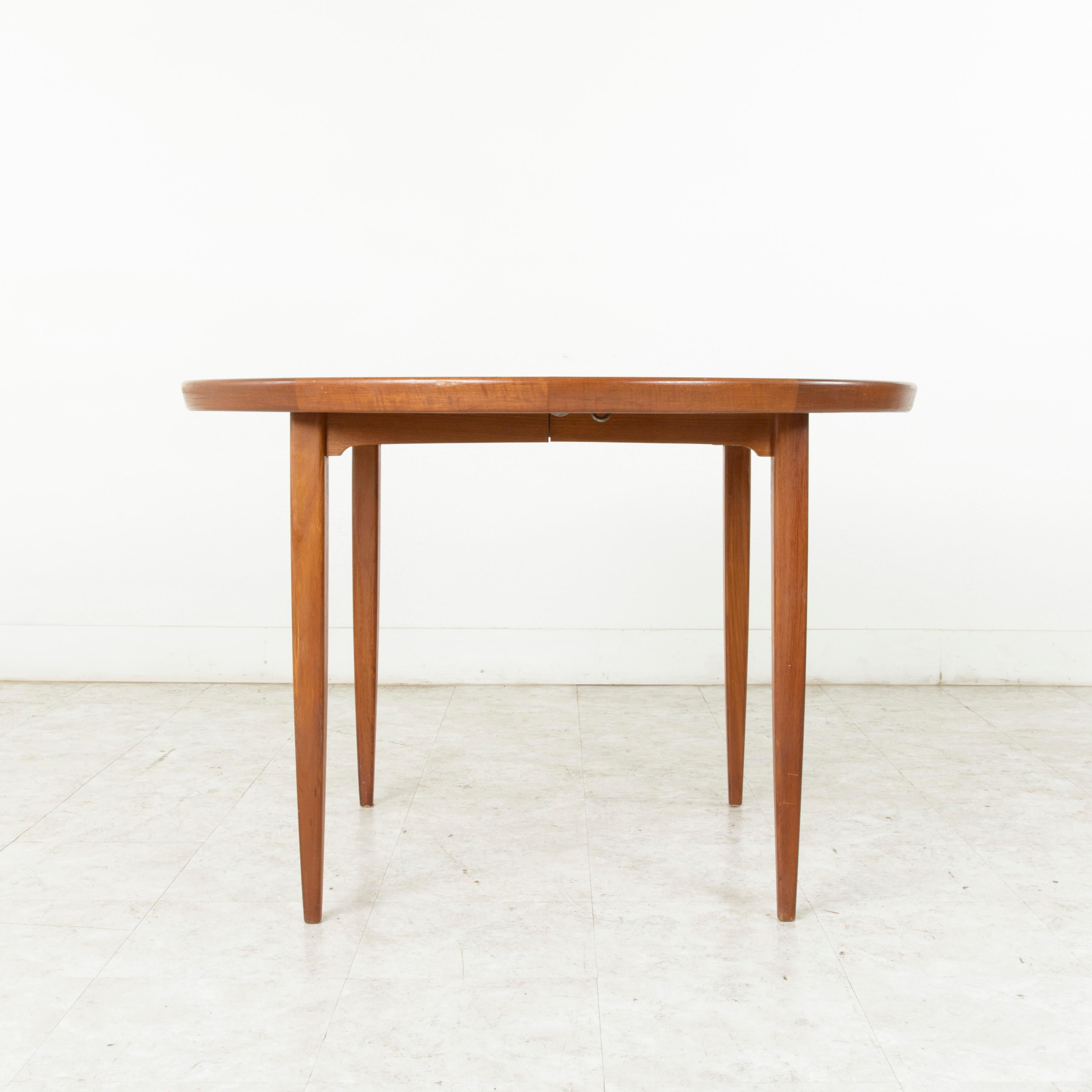 Midcentury Danish Round Teak Table and Four Chairs by Niels Koefoed, Hornslet 1