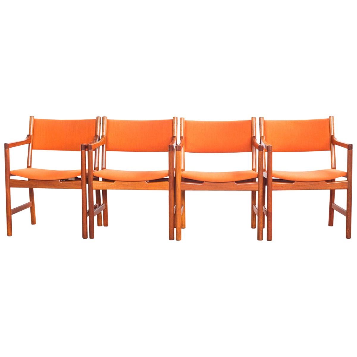 Midcentury Danish Set of 4 Chairs in Teak by Hans Wegner for Johannes Hansen For Sale