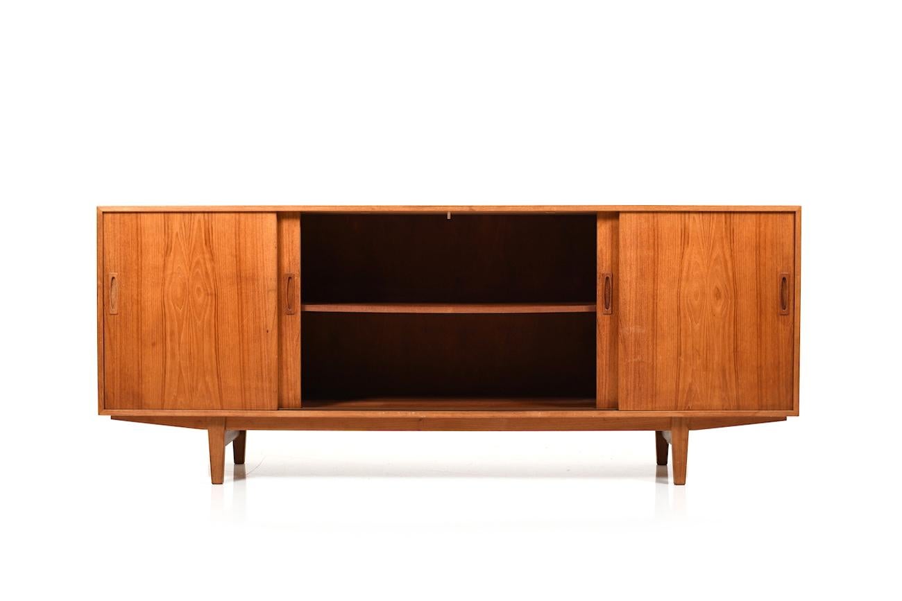 Midcentury Danish Sideboard in Teak For Sale 1