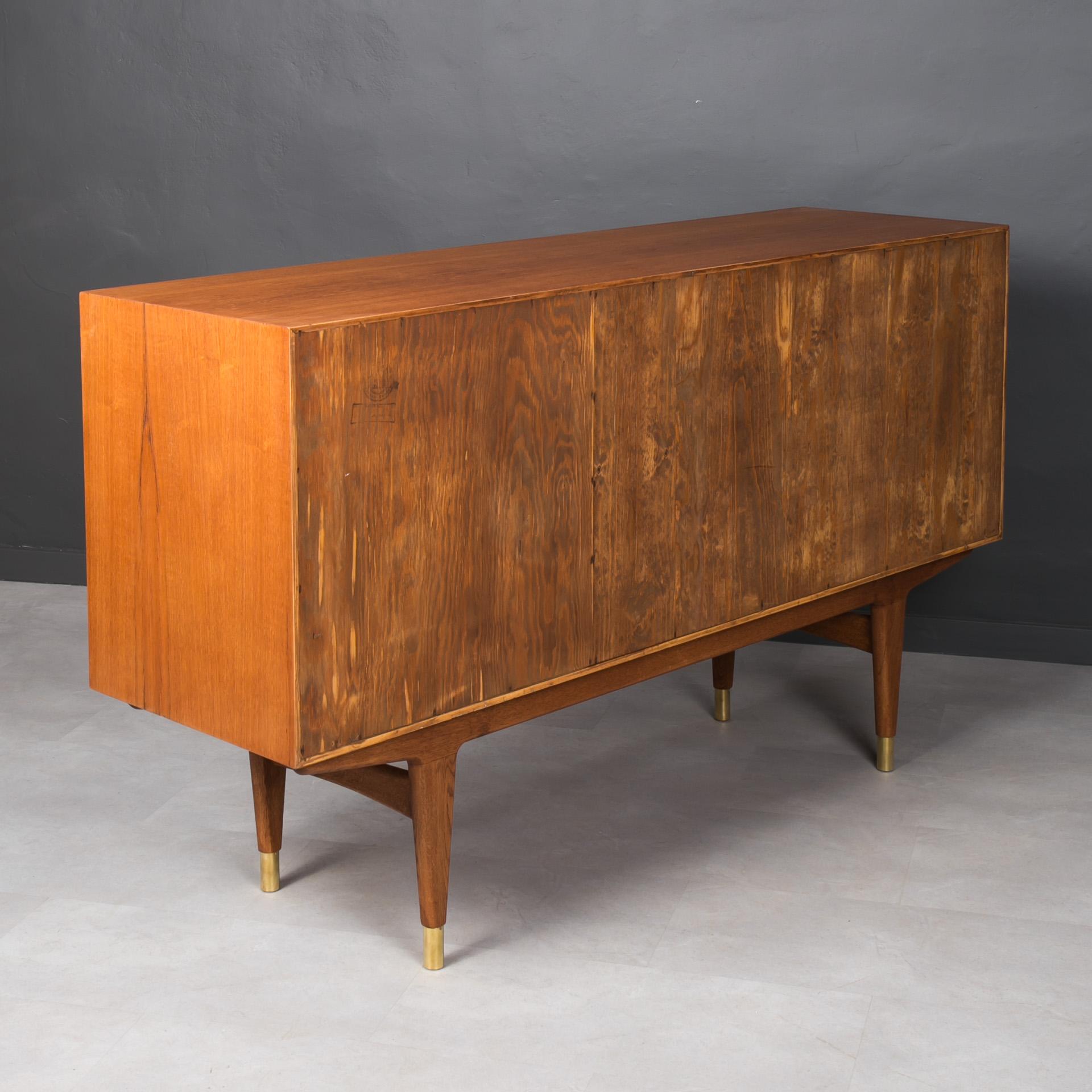 Midcentury Danish Sideboard, Teak Wood and Brass Details, 1950s For Sale 5