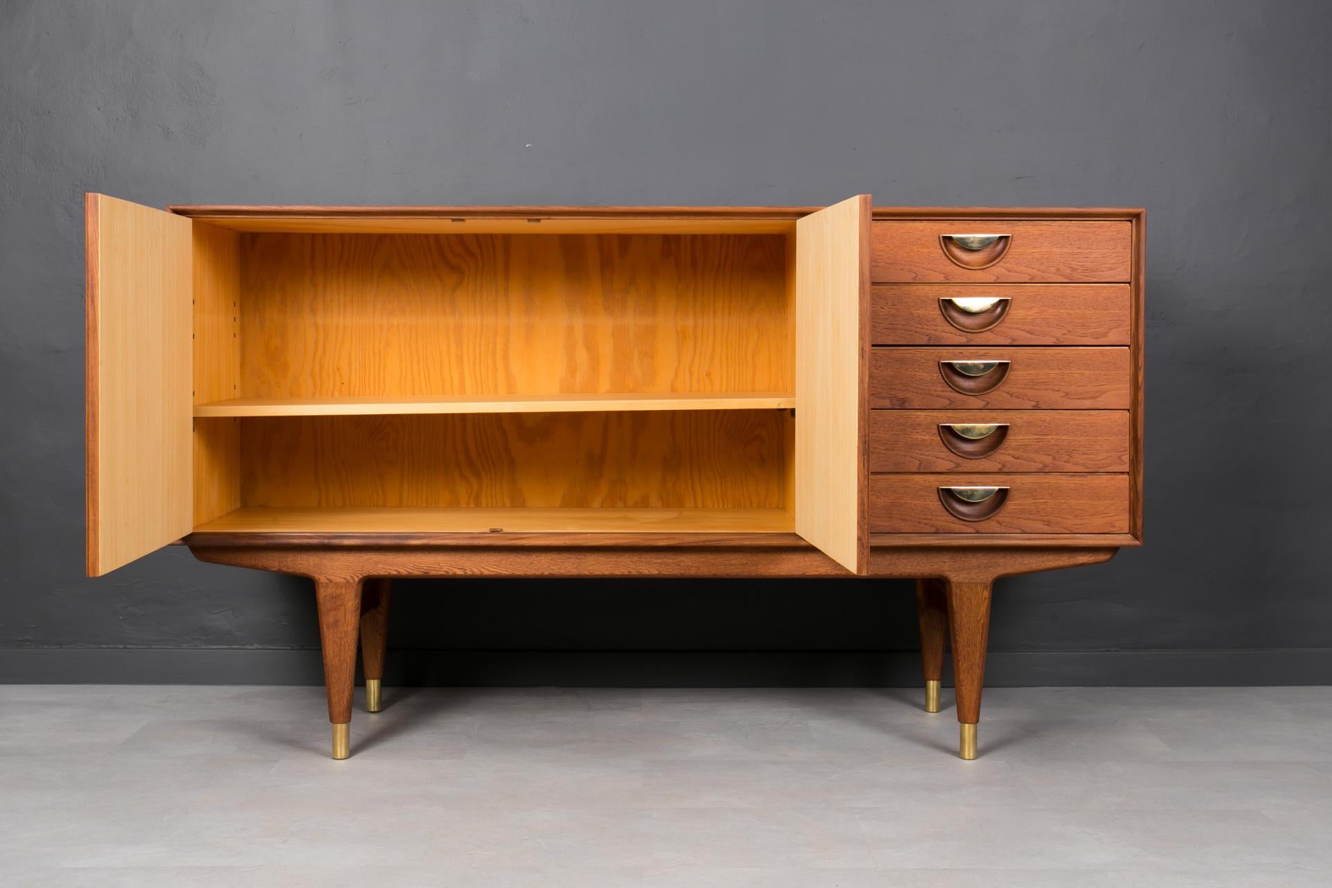 Midcentury Danish Sideboard, Teak Wood and Brass Details, 1950s In Good Condition For Sale In Wrocław, Poland