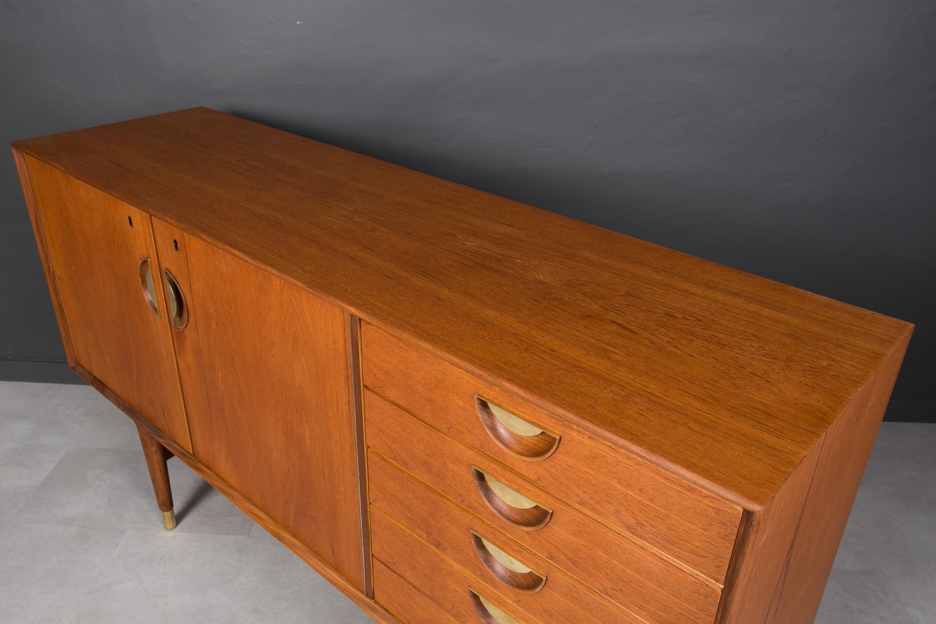 Midcentury Danish Sideboard, Teak Wood and Brass Details, 1950s For Sale 1