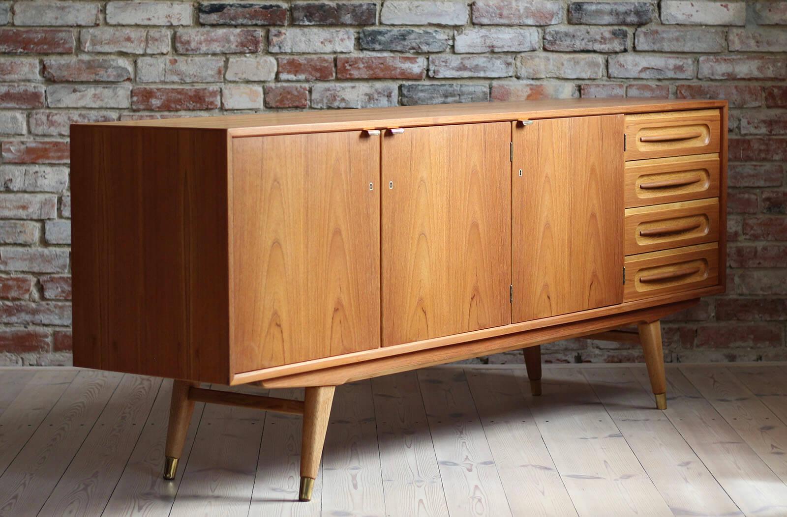 Midcentury Danish Sideboard, Teak Wood and Brass Details, 1960s In Good Condition In Wrocław, Poland