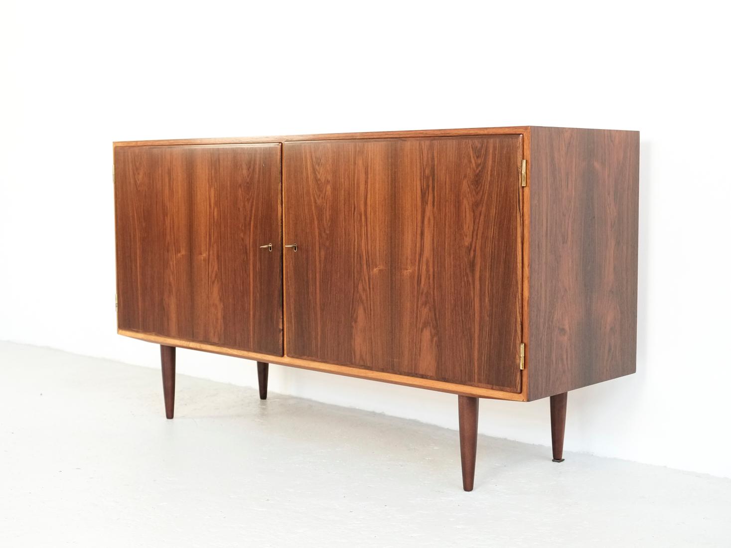 Mid-Century Modern Midcentury Danish Sideboard with 2 Doors in Rosewood by Hundevad 1960s For Sale