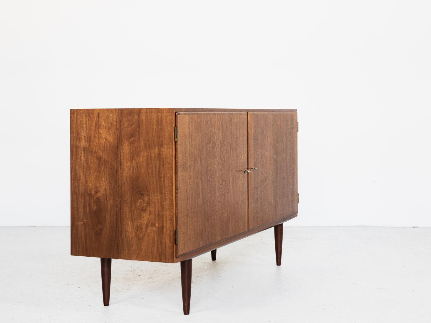 Mid-Century Modern Midcentury Danish Sideboard with 2 Doors in Teak by Hundevad, 1960s For Sale