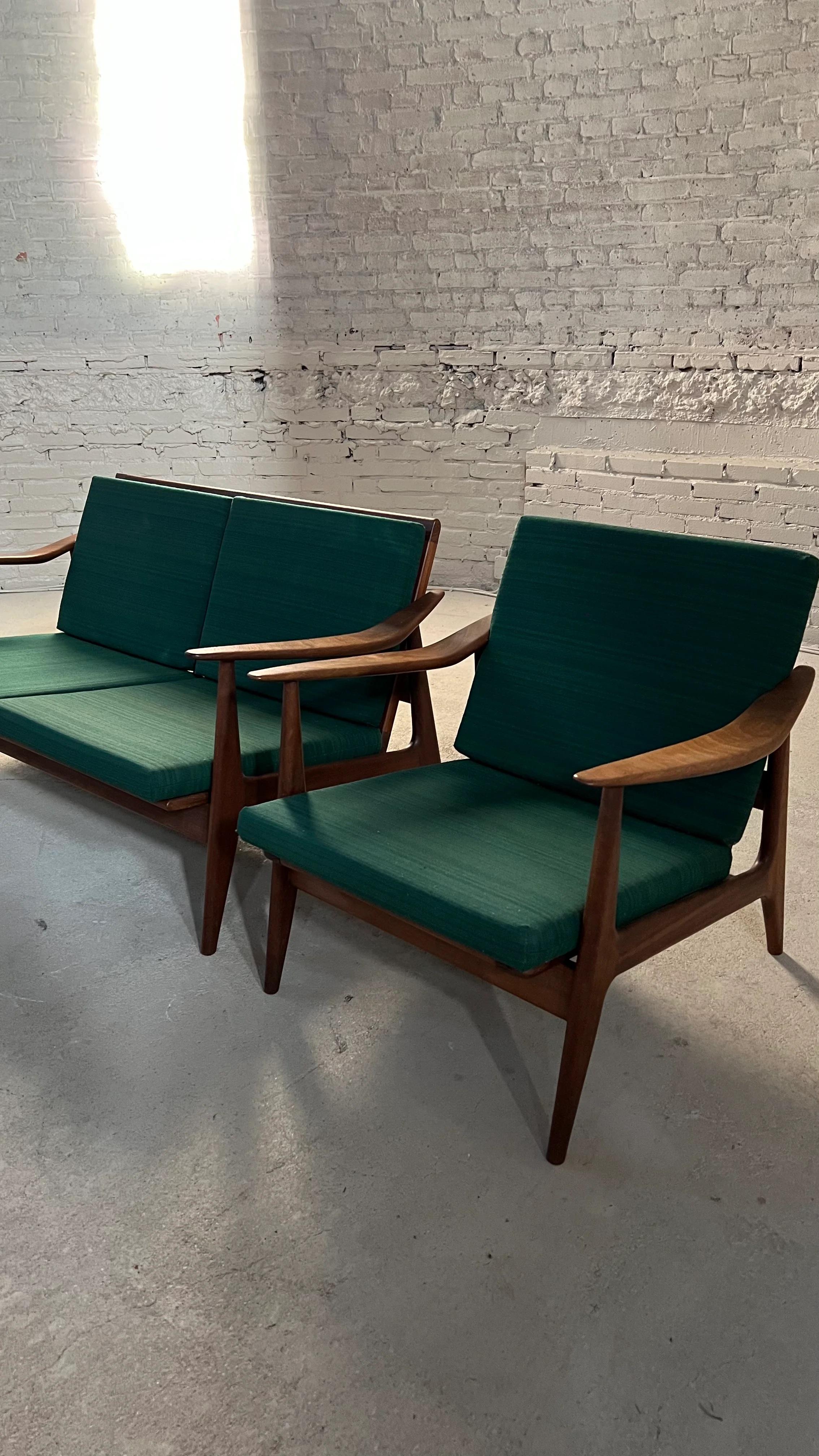 Dänisches Sofa-Set aus der Jahrhundertmitte  im Zustand „Gut“ im Angebot in BREDA, NL