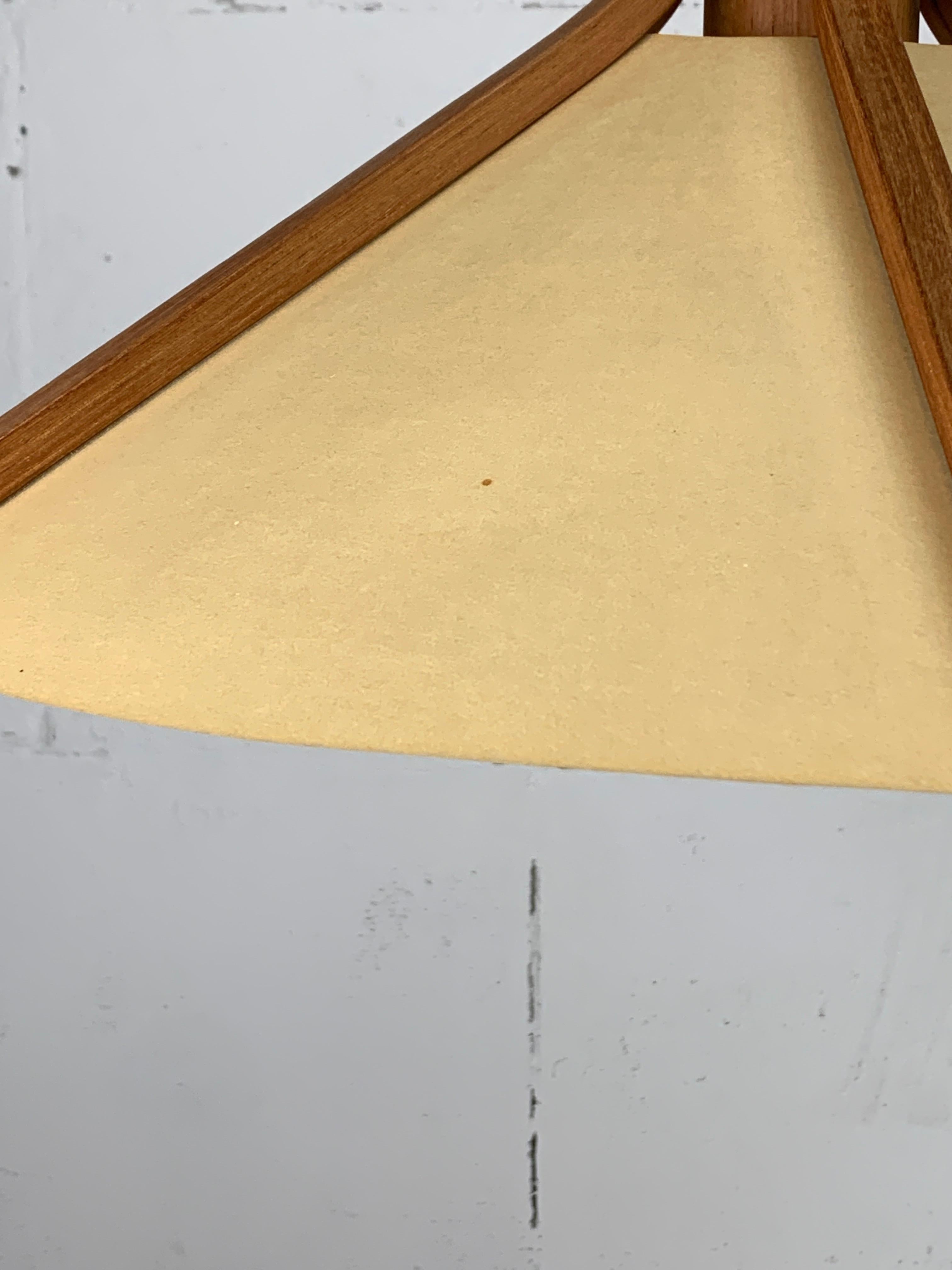 Pendente danese di metà secolo in teak e perkament di Domus, anni Settanta. in vendita 1