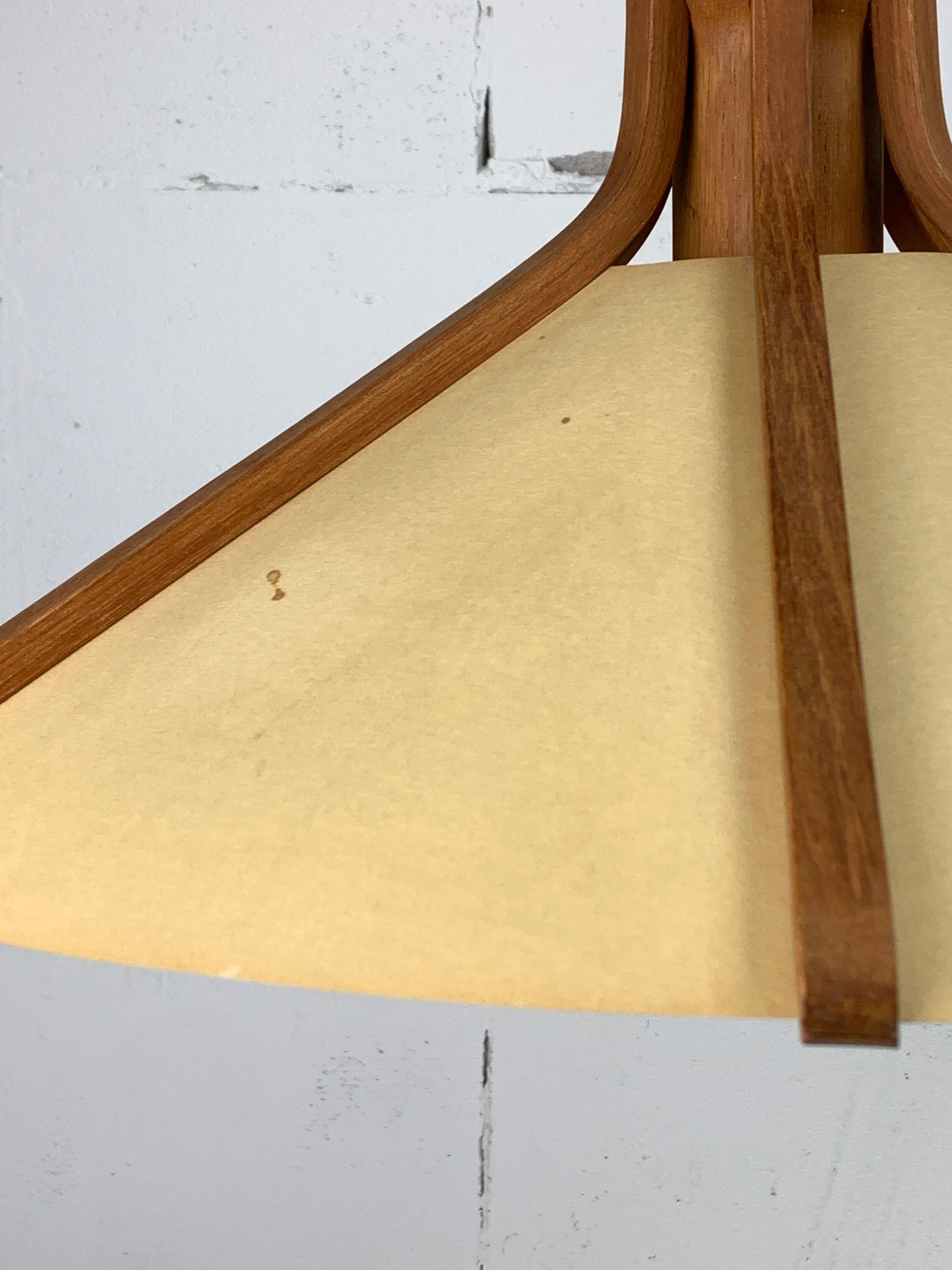 Pendente danese di metà secolo in teak e perkament di Domus, anni Settanta. in vendita 2