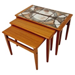 Teck et céramique danois du milieu du siècle dernier par OX Art  Tables gigognes/tables d'appoint Trioh