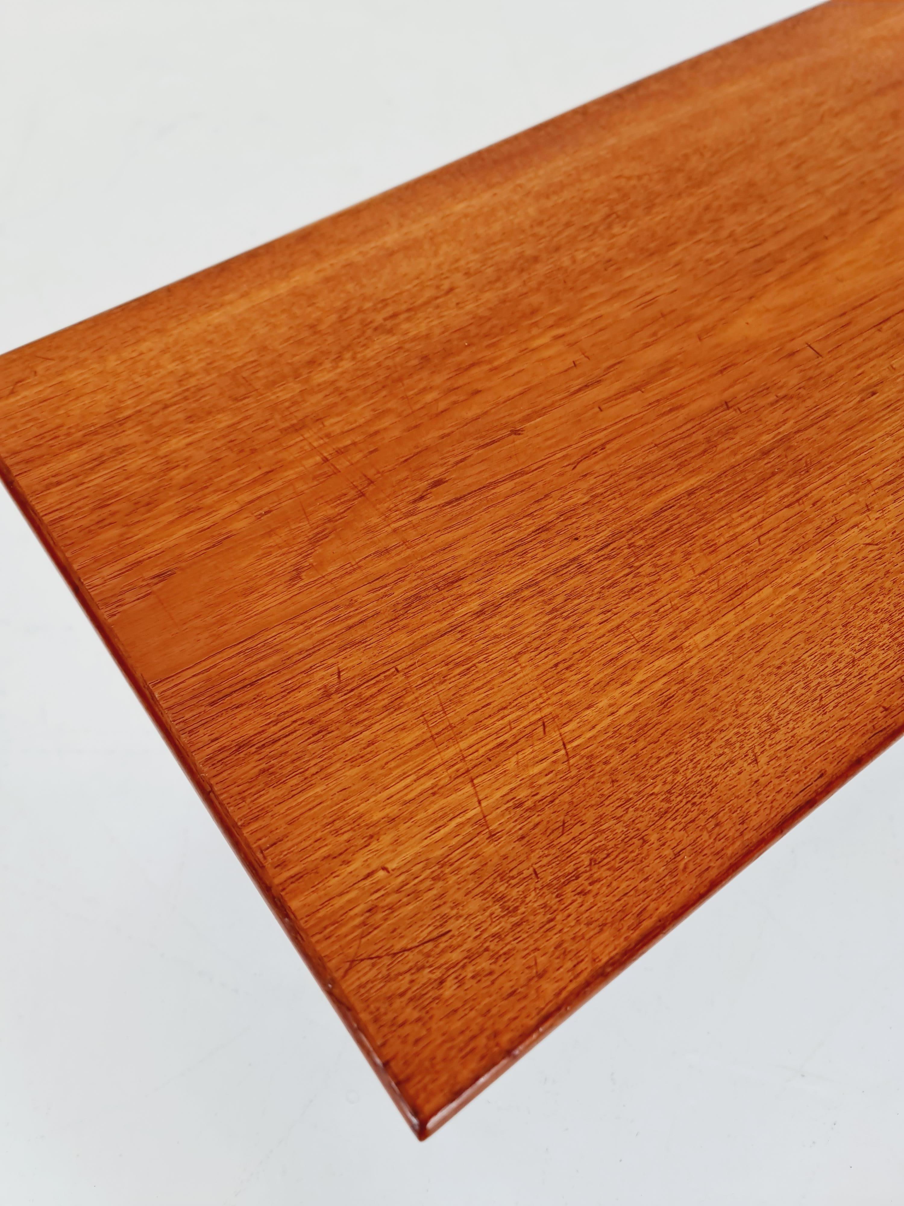 Danois Table d'appoint danoise en teck du milieu du siècle, 1960s en vente