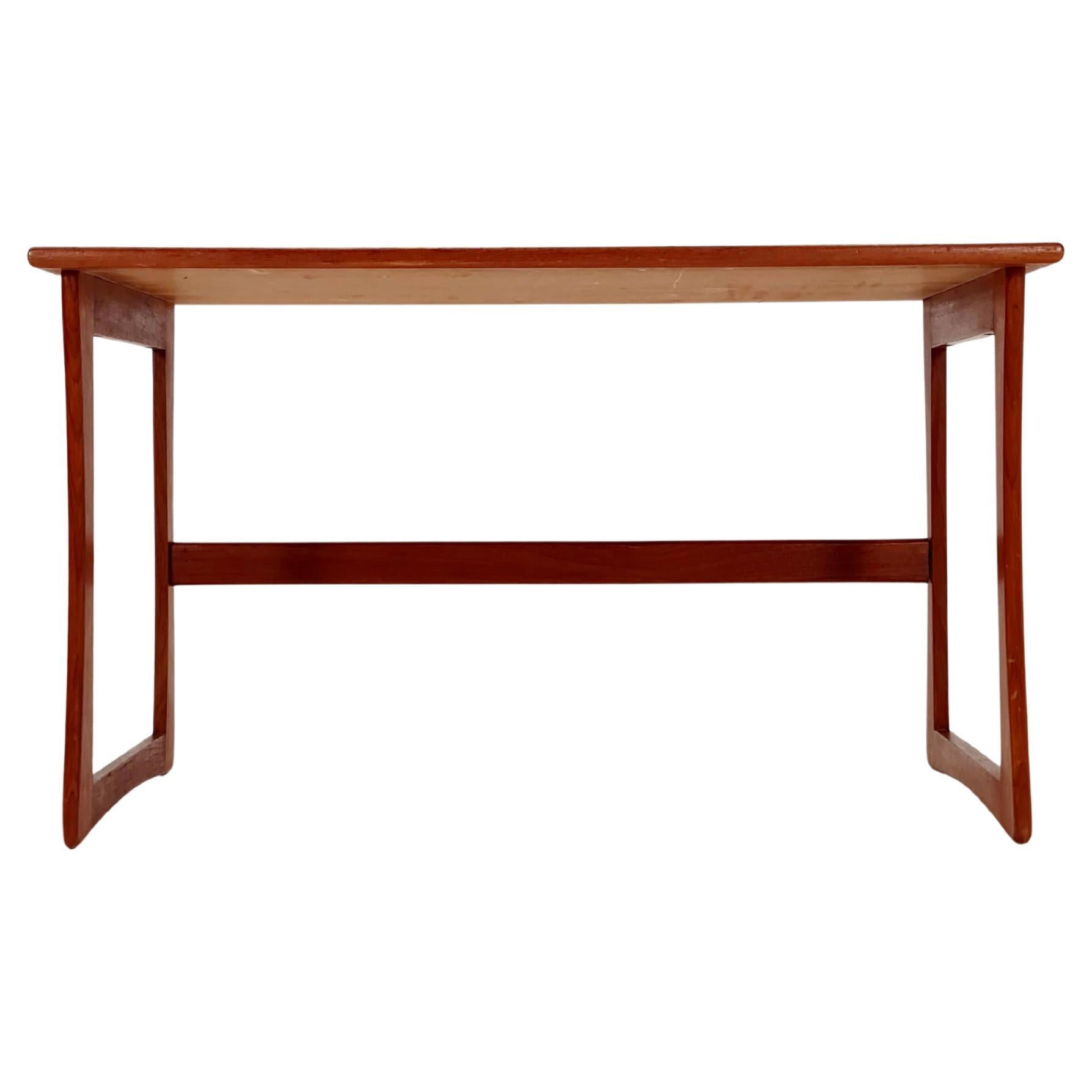 Dänischer Beistelltisch aus Teakholz aus der Jahrhundertmitte, 1960er Jahre