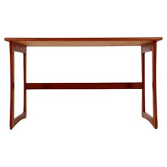 Mesa auxiliar de café danesa de teca de mediados de siglo, años 60