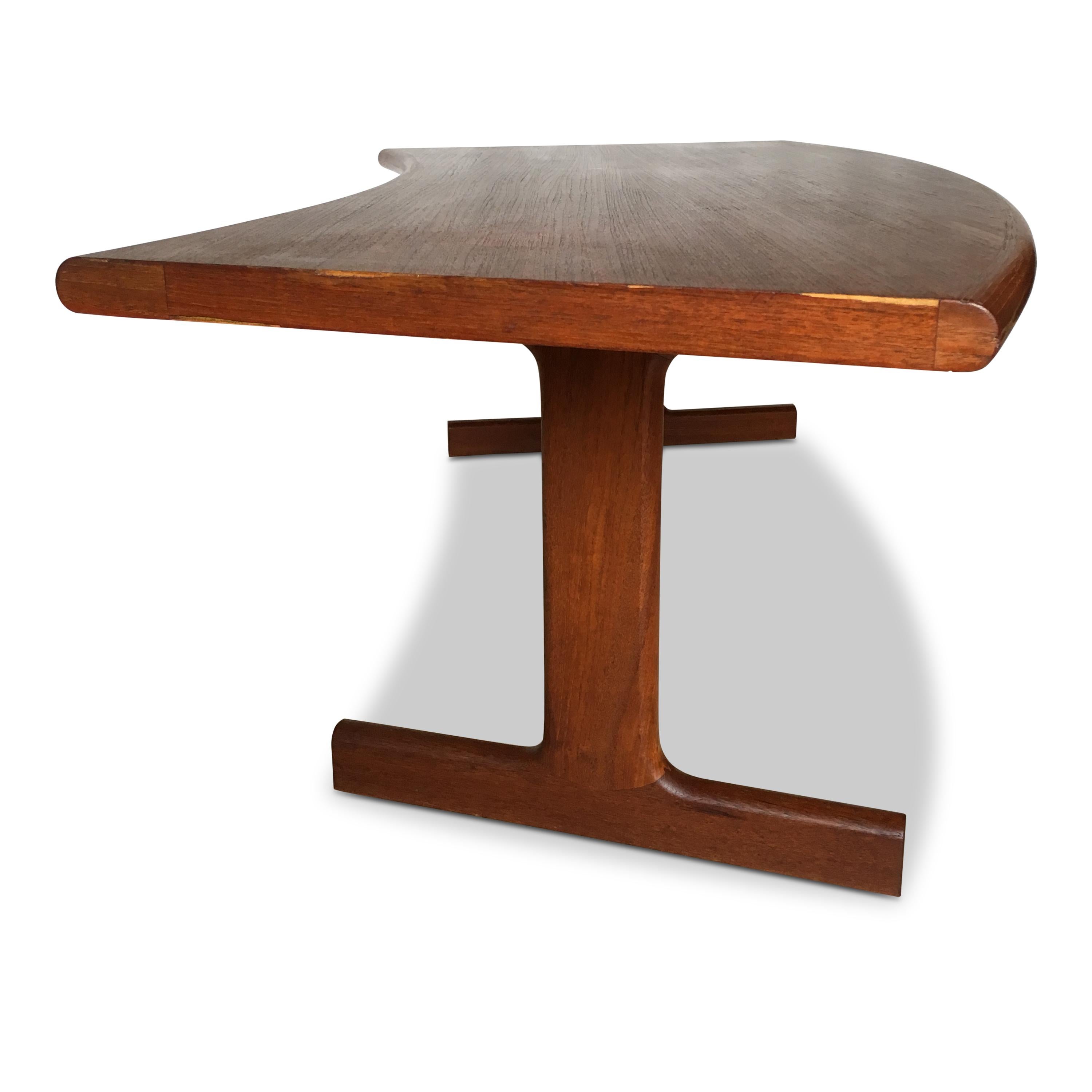Midcentury Danish Teak Coffee Table with Curved Desk, 1950s For Sale 1