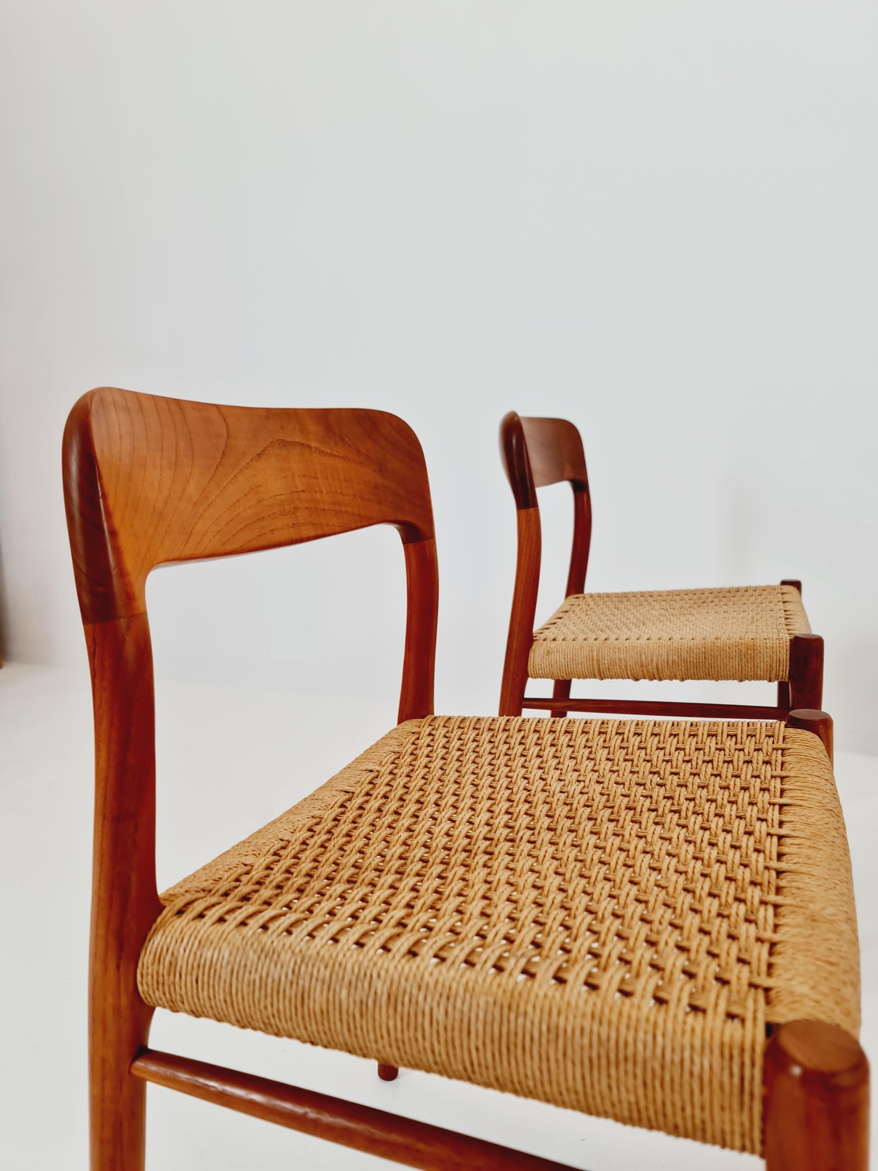 Sedie da pranzo danesi di metà secolo in teak Niels O.Moller Modell 75, anni '60, set di 4 in vendita 3