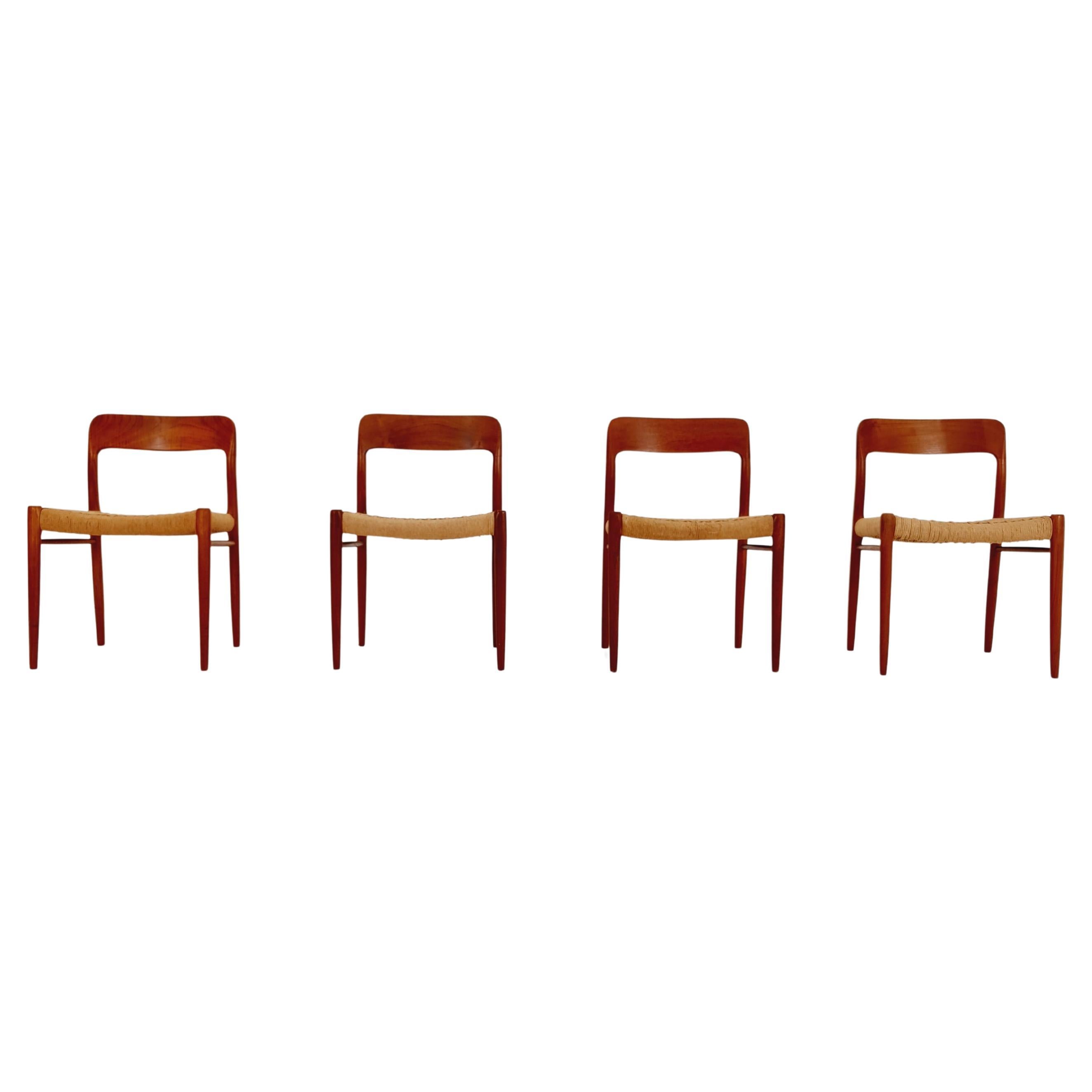 Sedie da pranzo danesi di metà secolo in teak Niels O.Moller Modell 75, anni '60, set di 4 in vendita