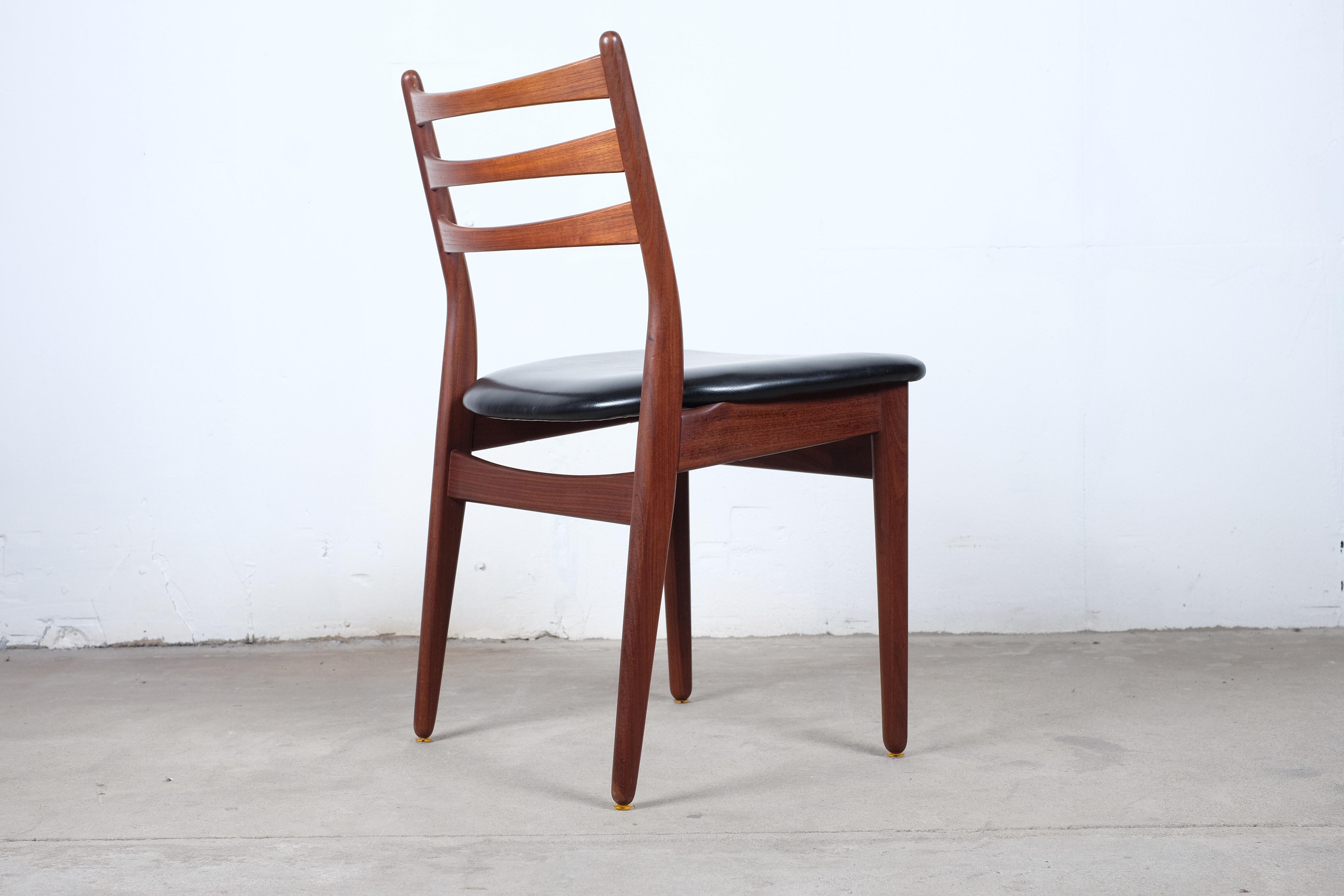 Midcentury Danish Teak Dining Chairs, Set of Four For Sale 1