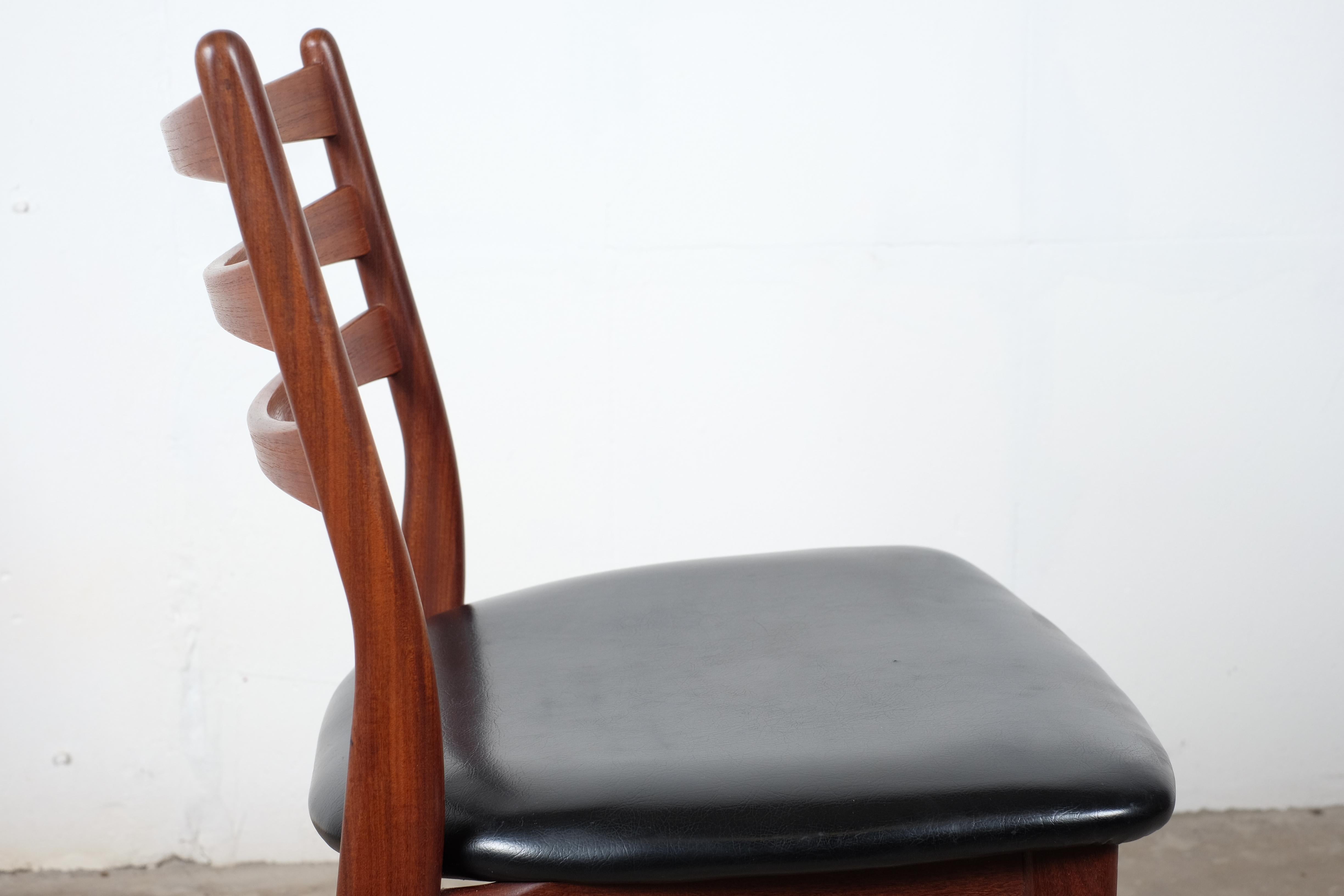 Midcentury Danish Teak Dining Chairs, Set of Four For Sale 2