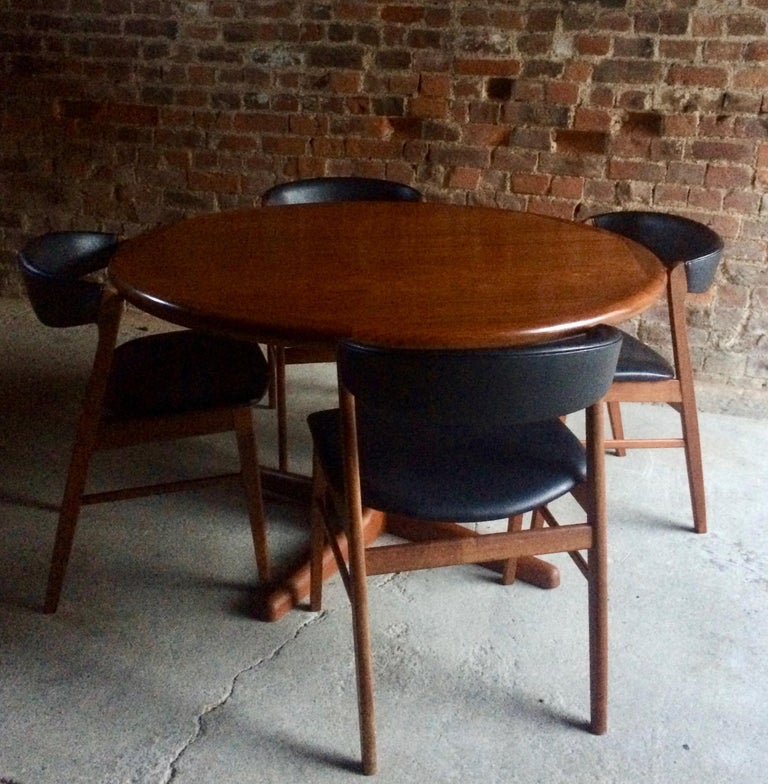 Midcentury Danish Teak Extending Dining Table Circular Oval, 1970s at 1stdibs