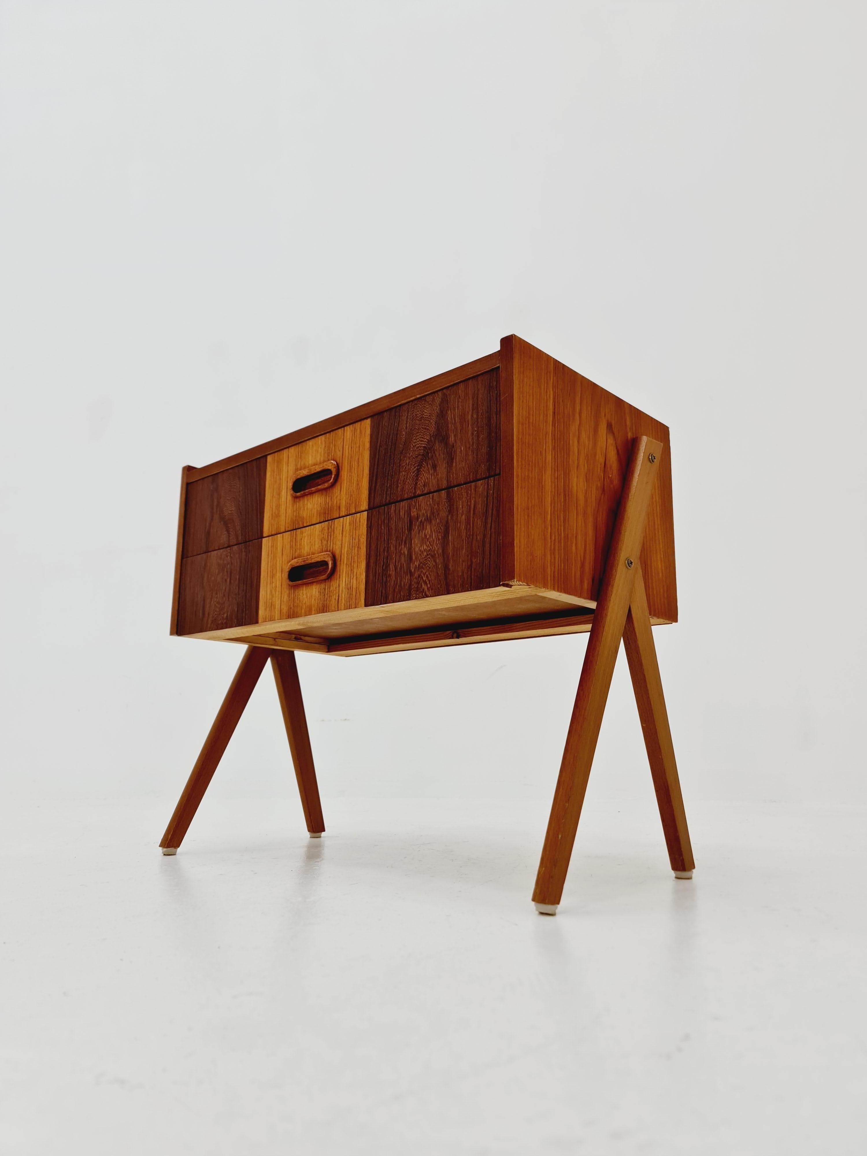 Midcentury Danish teak & Rosewood vintage Side table/ Bedside table/ Night stand For Sale 4