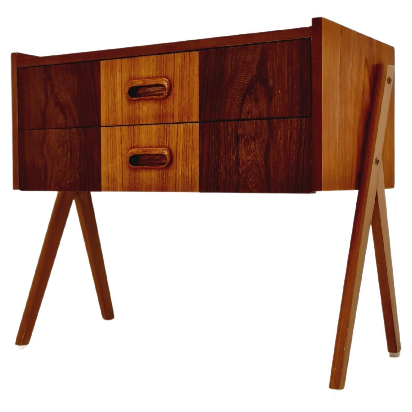 Midcentury Danish teak & Rosewood vintage Side table/ Bedside table/ Night stand en vente