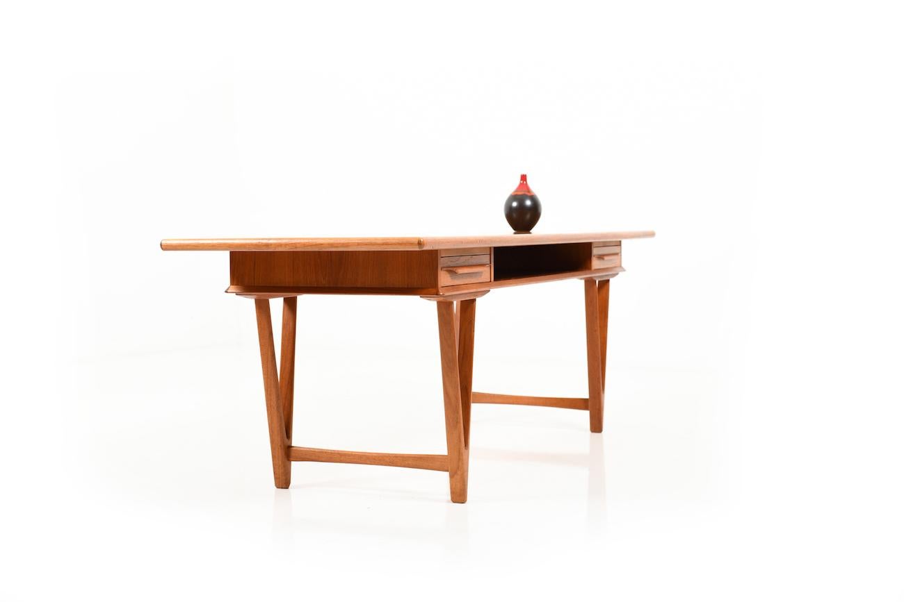 Midcentury Danish Teak Sofa Table by E. W. Bach for Toften Møbelfabrik For Sale 4