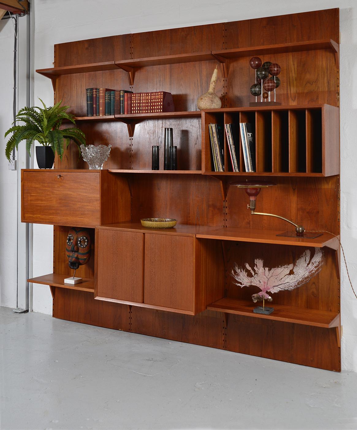 Midcentury Danish Teak System ‘Cado’ by Poul Cadovius Modular Wall Shelving 60s In Good Condition In Sherborne, Dorset