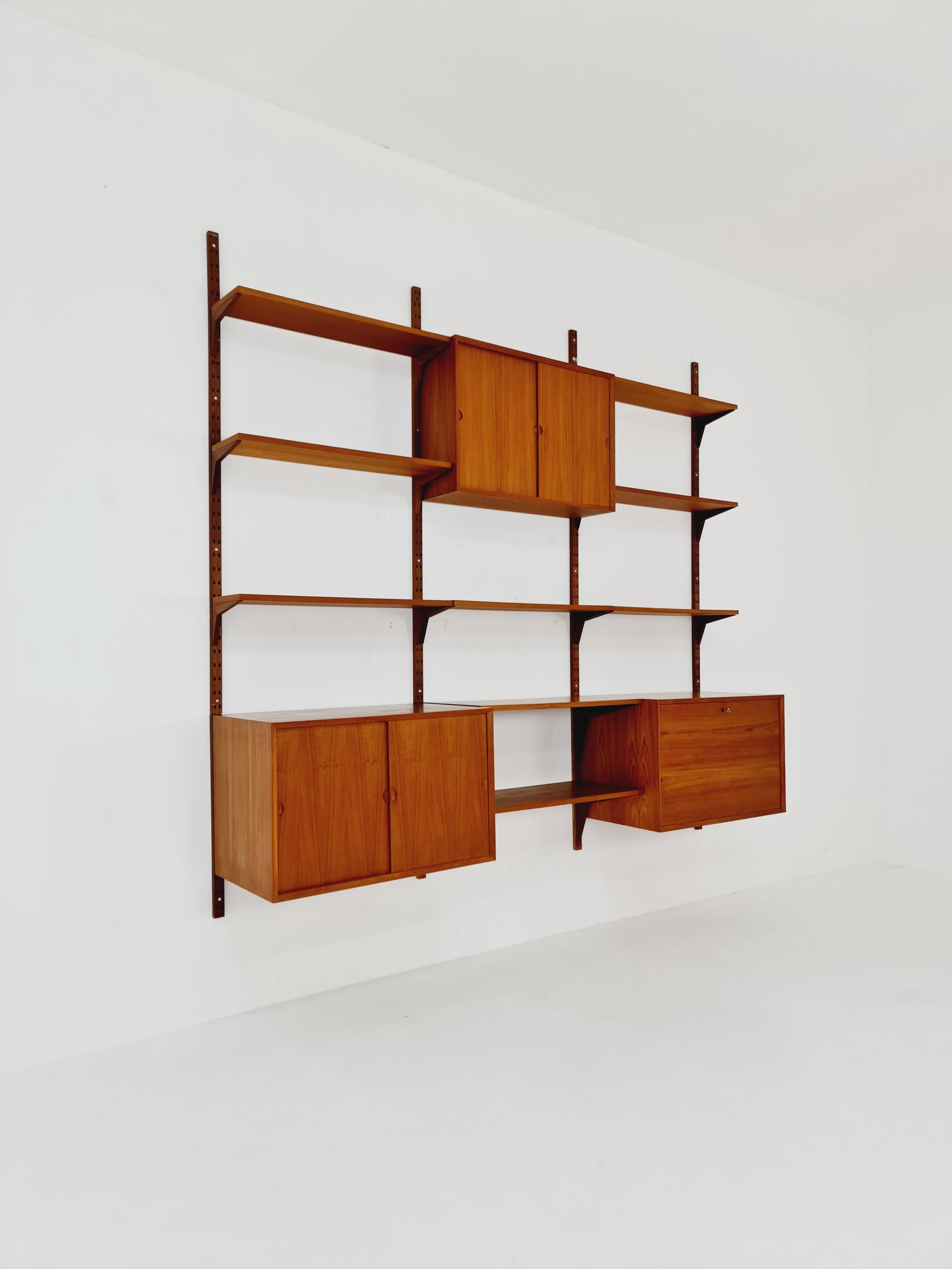 Midcentury Danish Teak Wall Unit 3 cabinets & Record, by Poul Cadovius for Cado For Sale 10