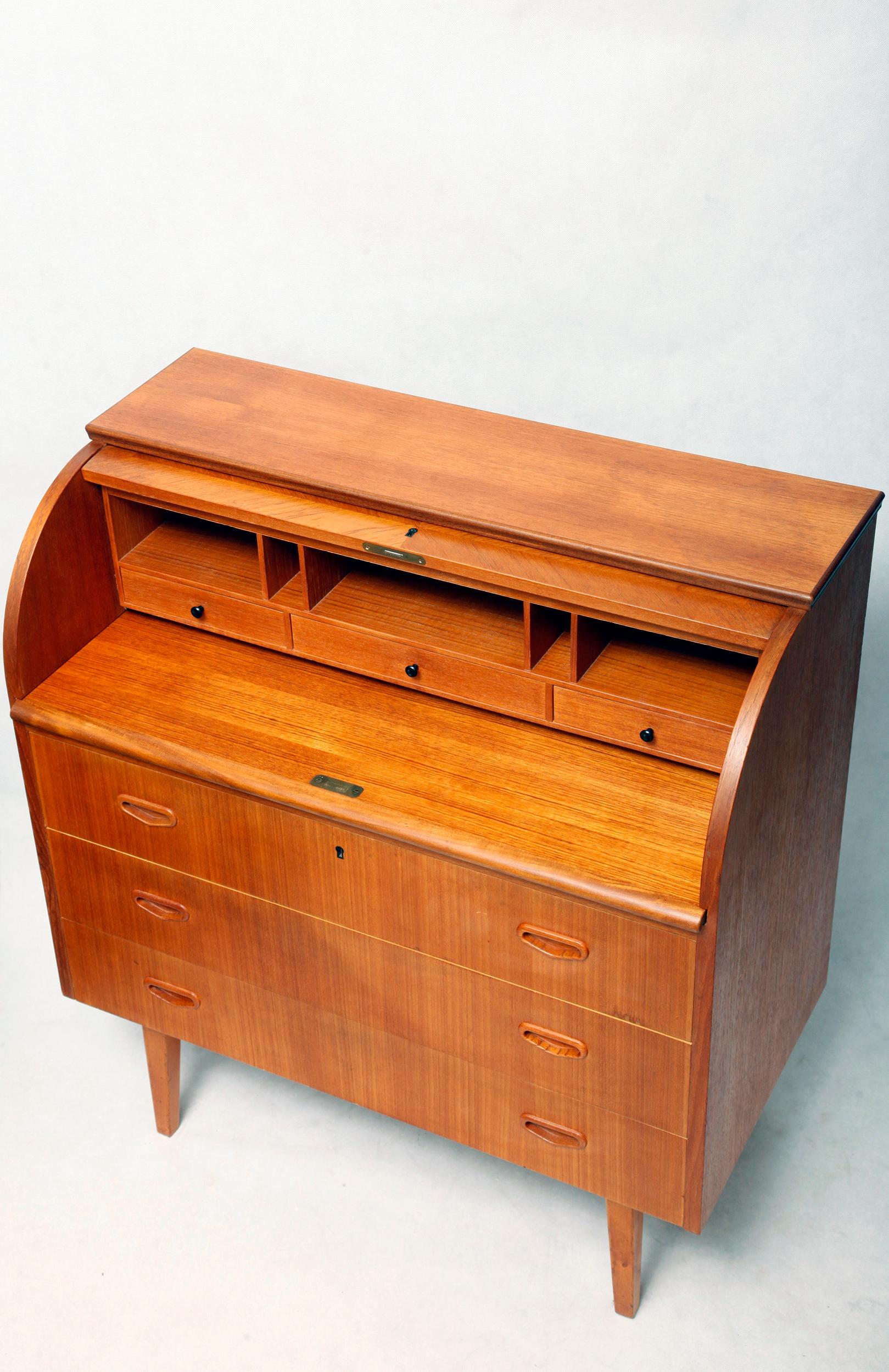 Midcentury Danish Writing or Secretary Desk, Teak, 1960s In Good Condition For Sale In Warsaw, PL